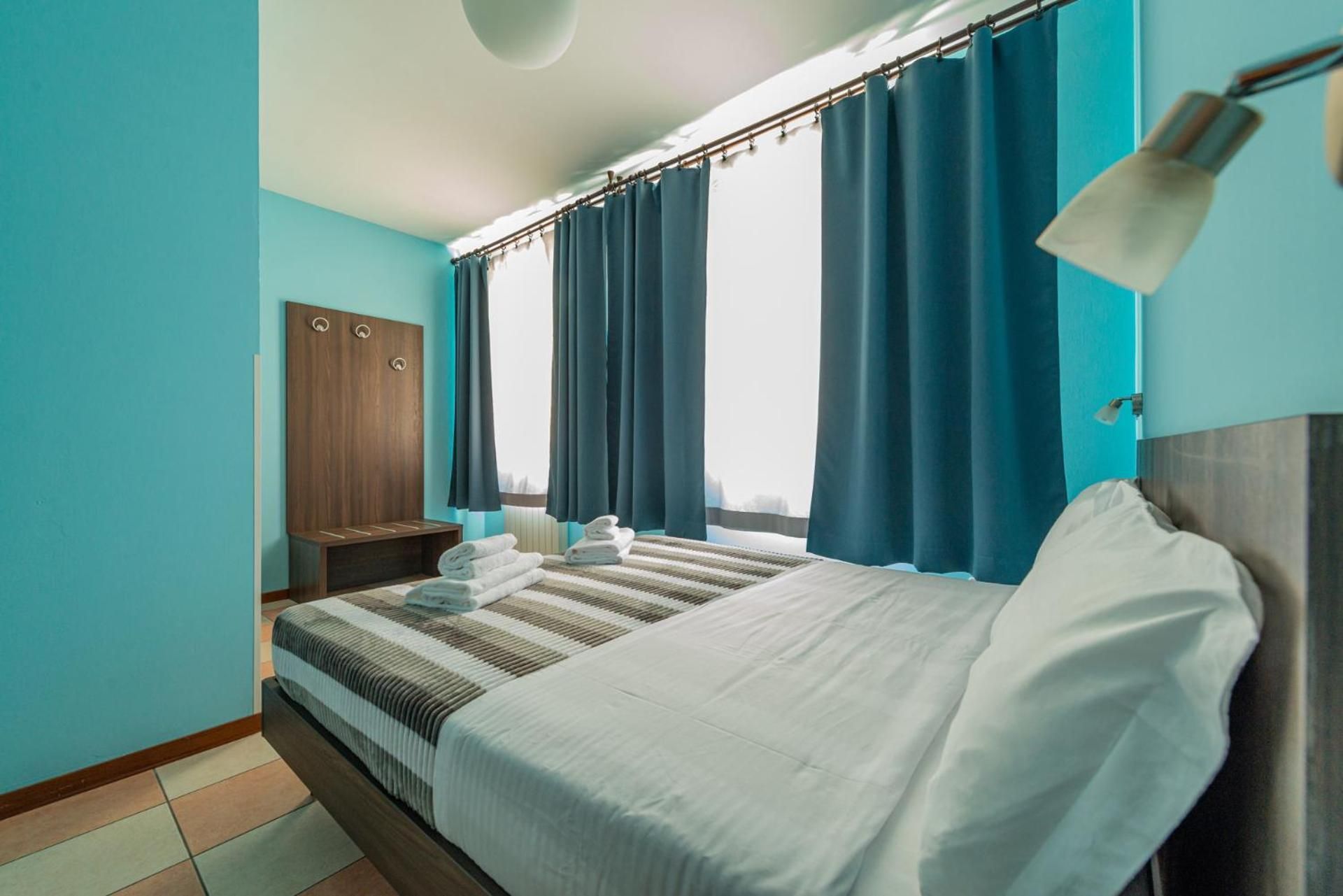 Marconi Lodge Double Room with Private Bath 2