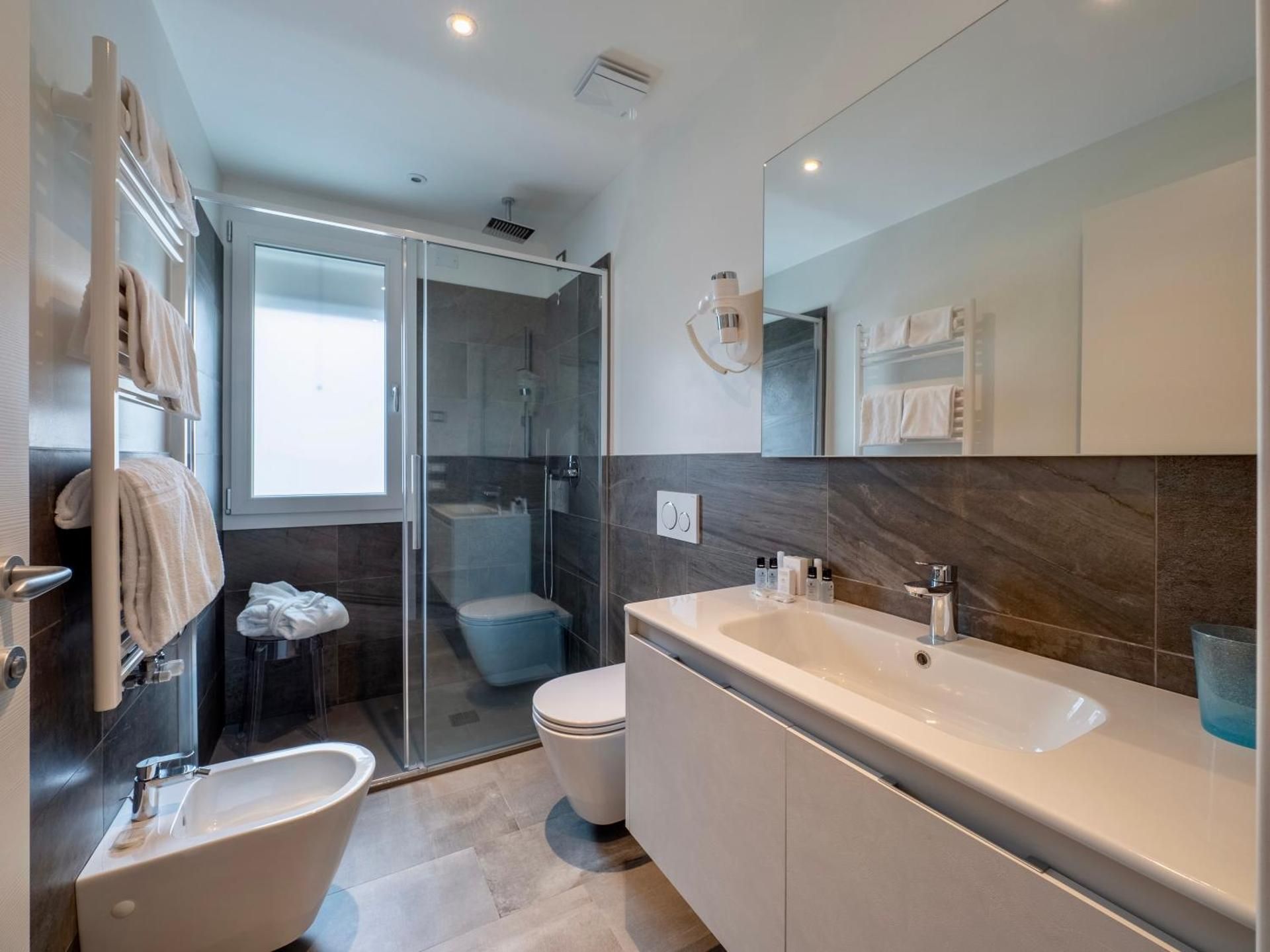 Venice Green Residence One-Bedroom Apartment 2