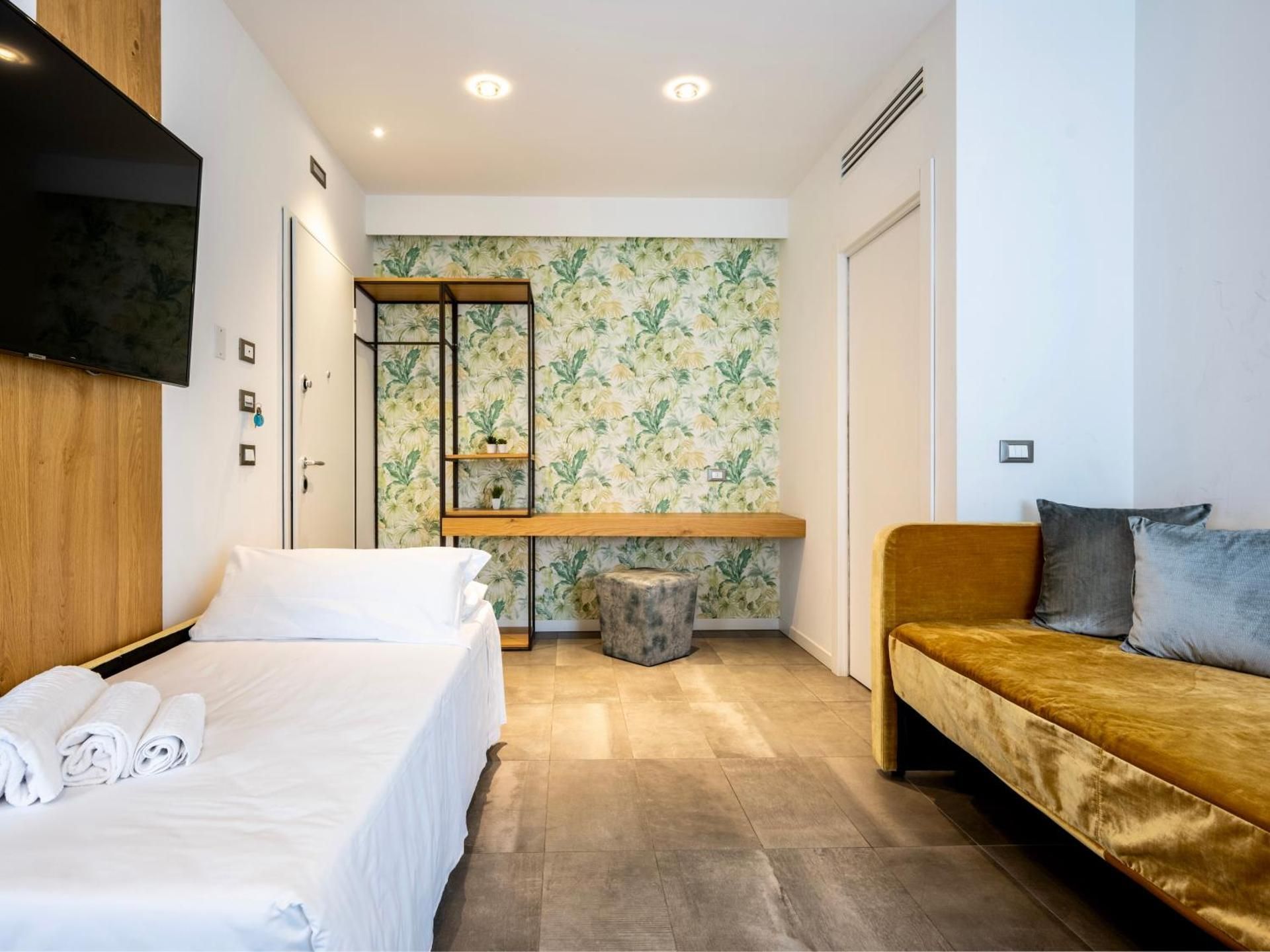 shared lounge/tv area