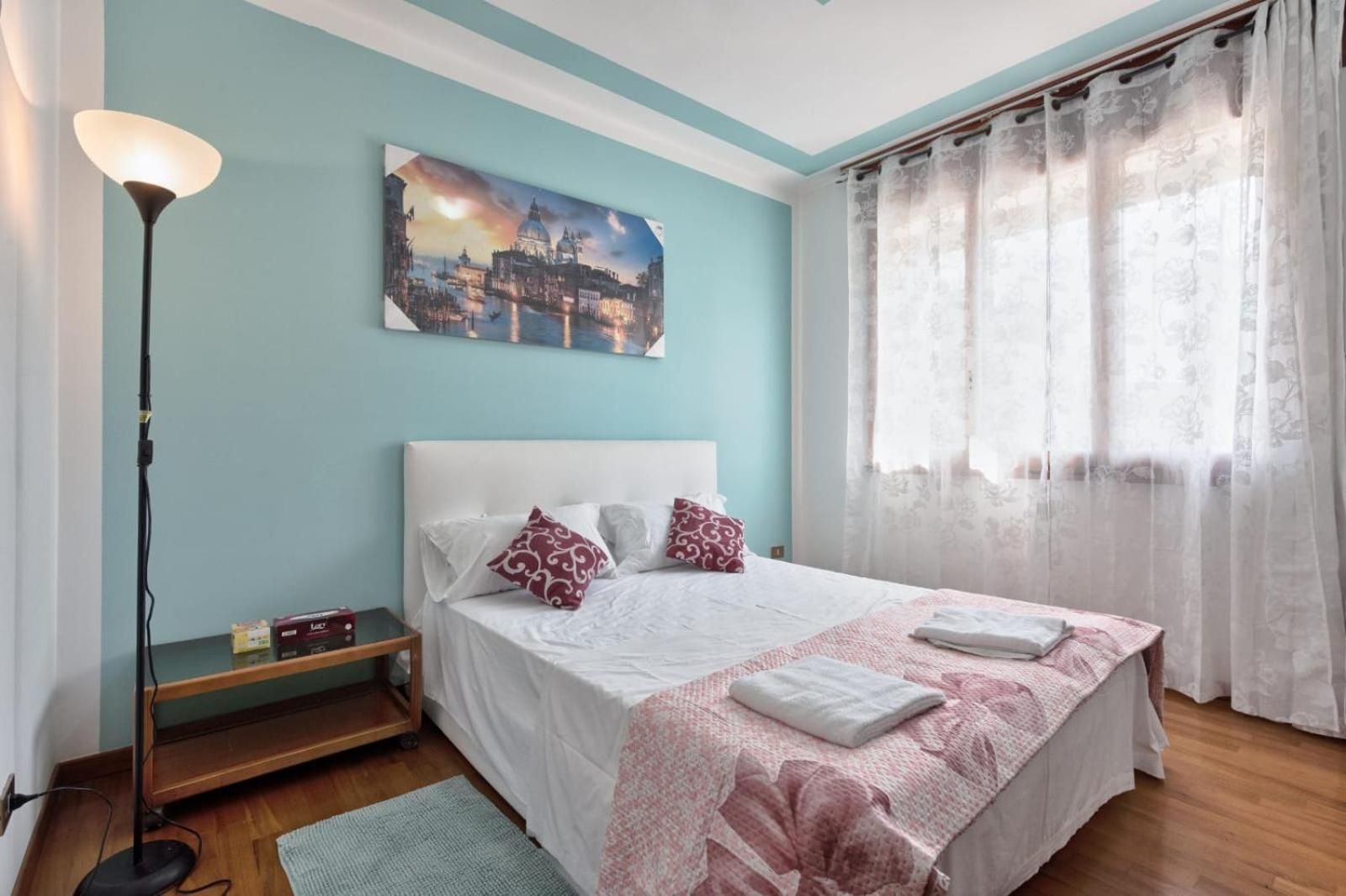 Venice Mahdi Apartment Double Room with Shared Bathroom