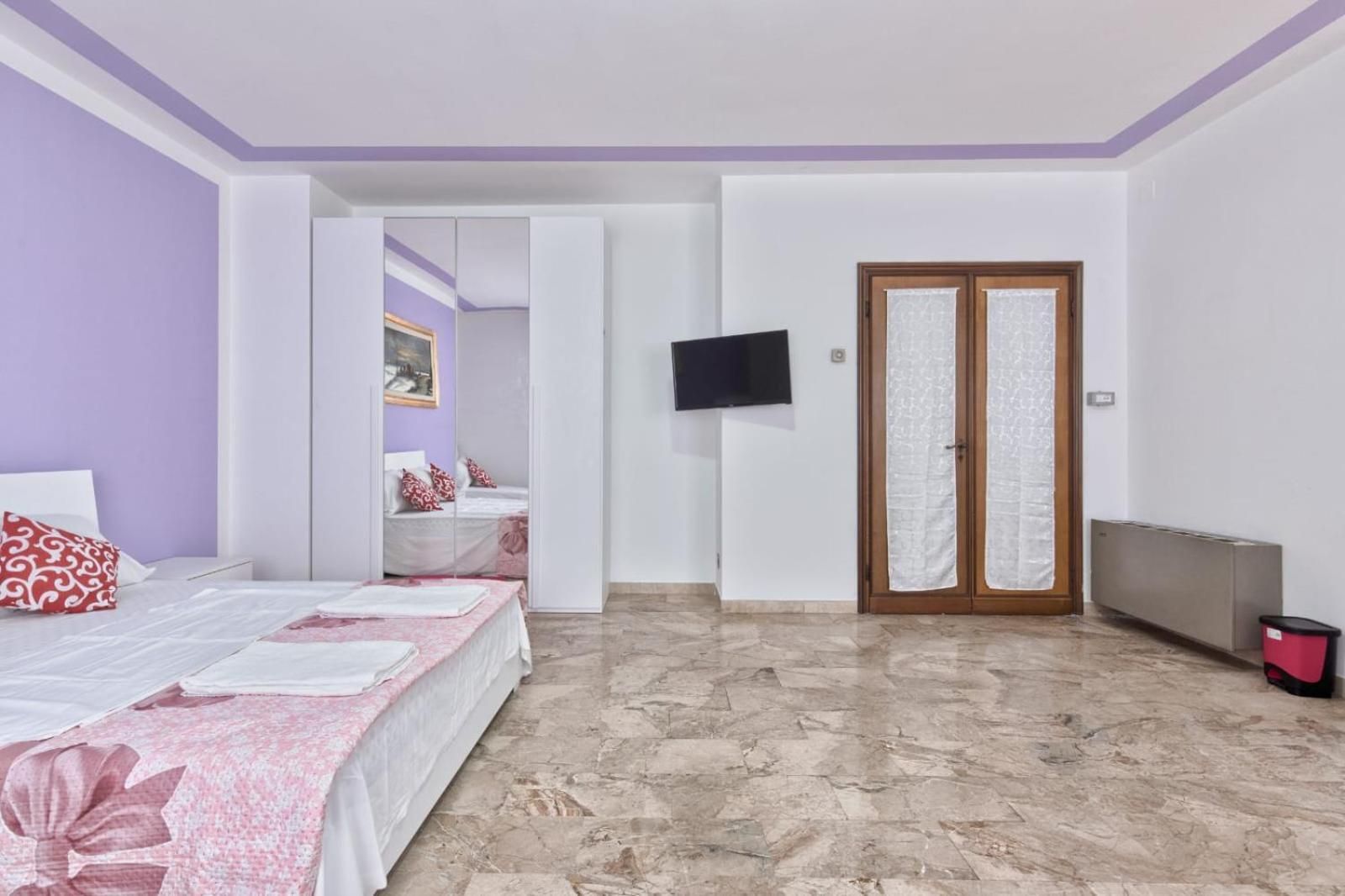 Venice Mahdi Apartment Quadruple Room with Shared Bathroom 3