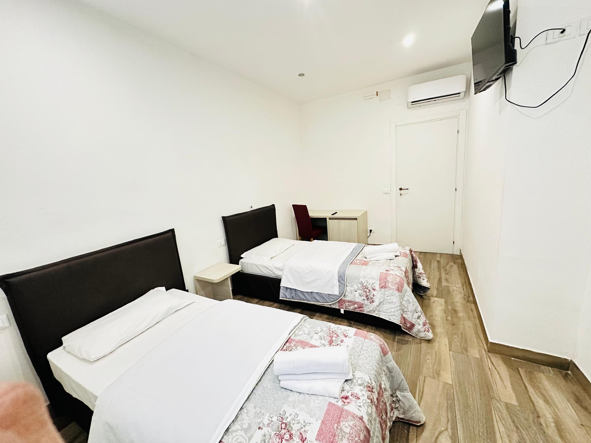 Hotel Dream Hub Economy Twin Non-Smoking 3