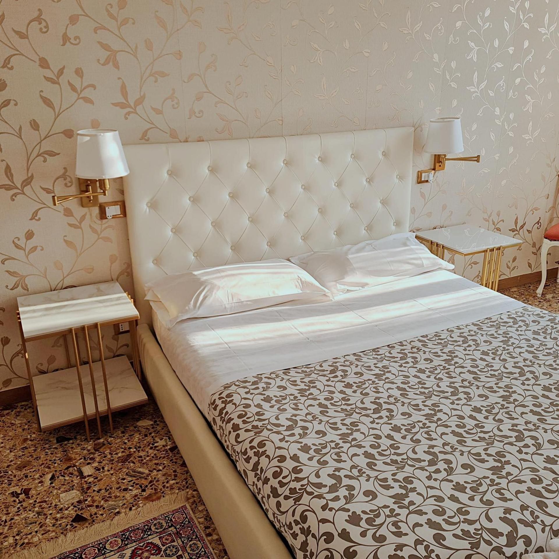 Venice My Friends Canal View Quadruple Room with Sea View 3