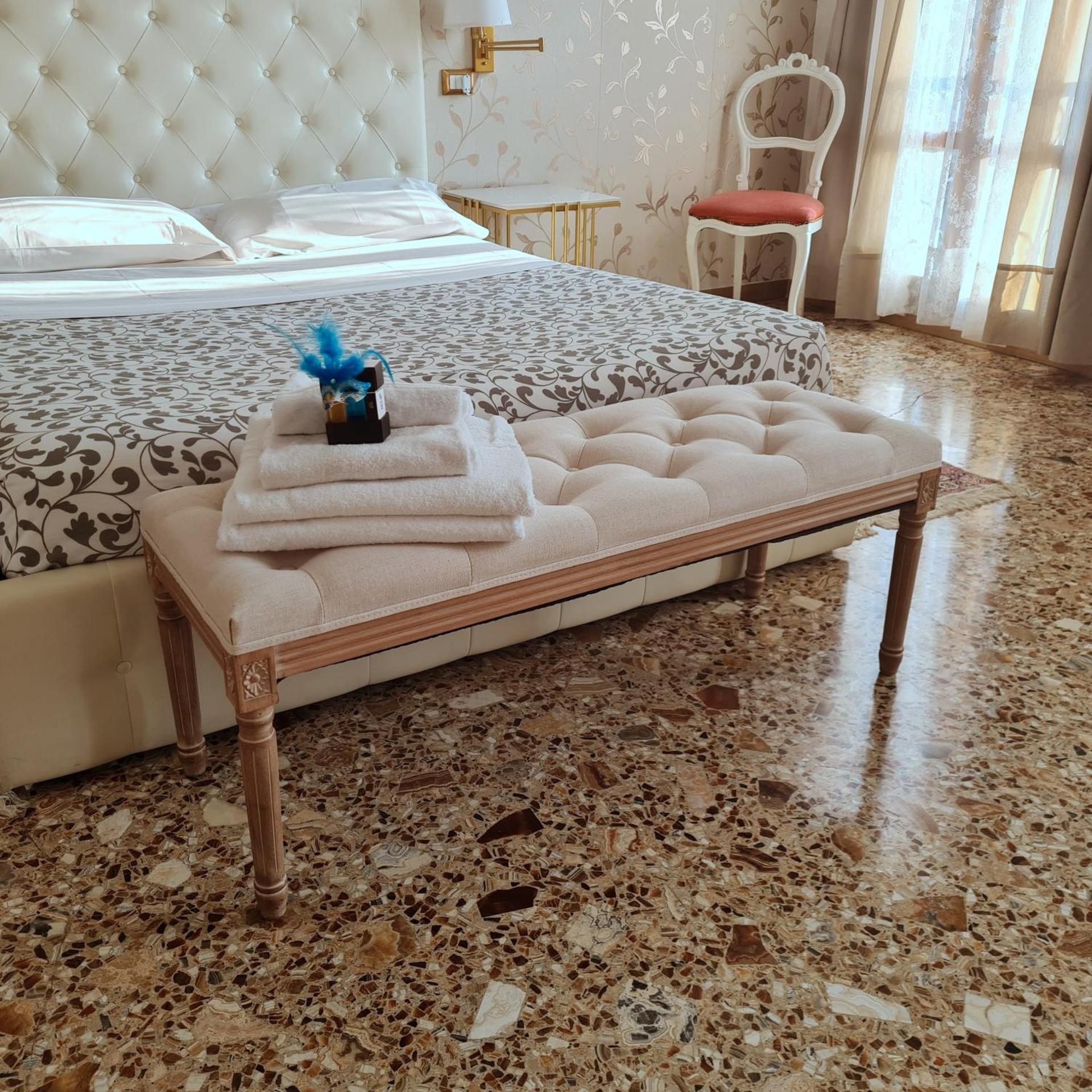 Venice My Friends Canal View Quadruple Room with Sea View 2