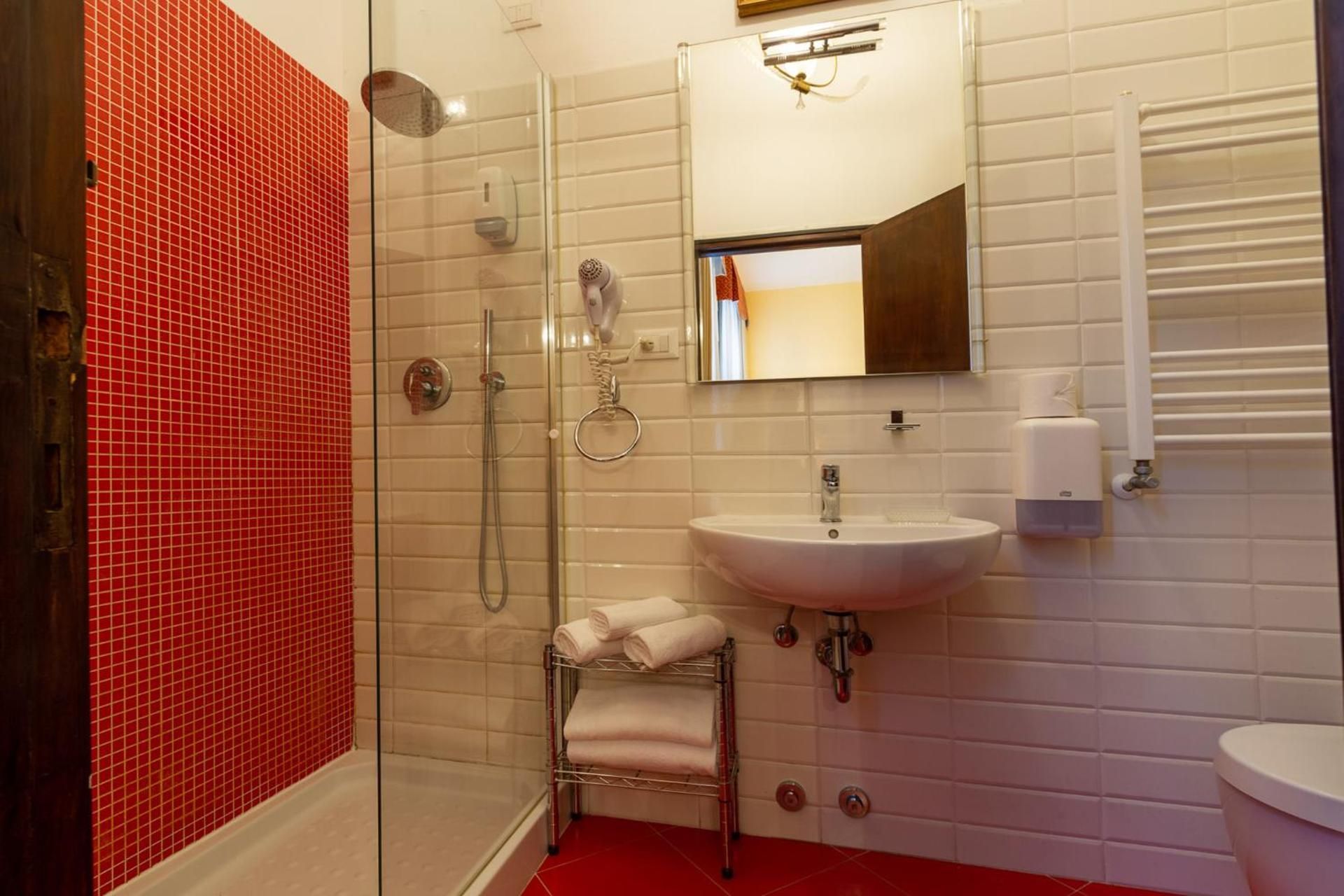 Art Dreams B&B Double Room with Private Bathroom 2