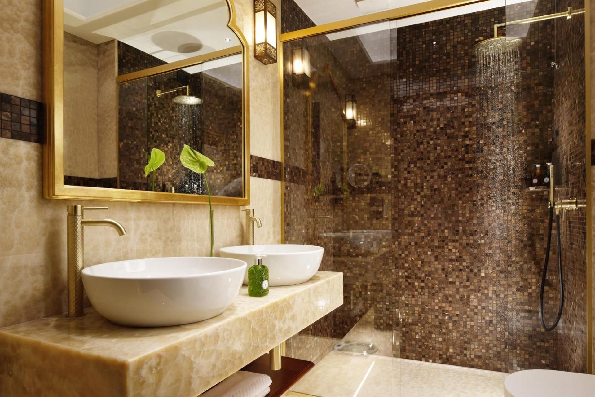 Empress Theodora Apartments One-Bedroom Apartment 2