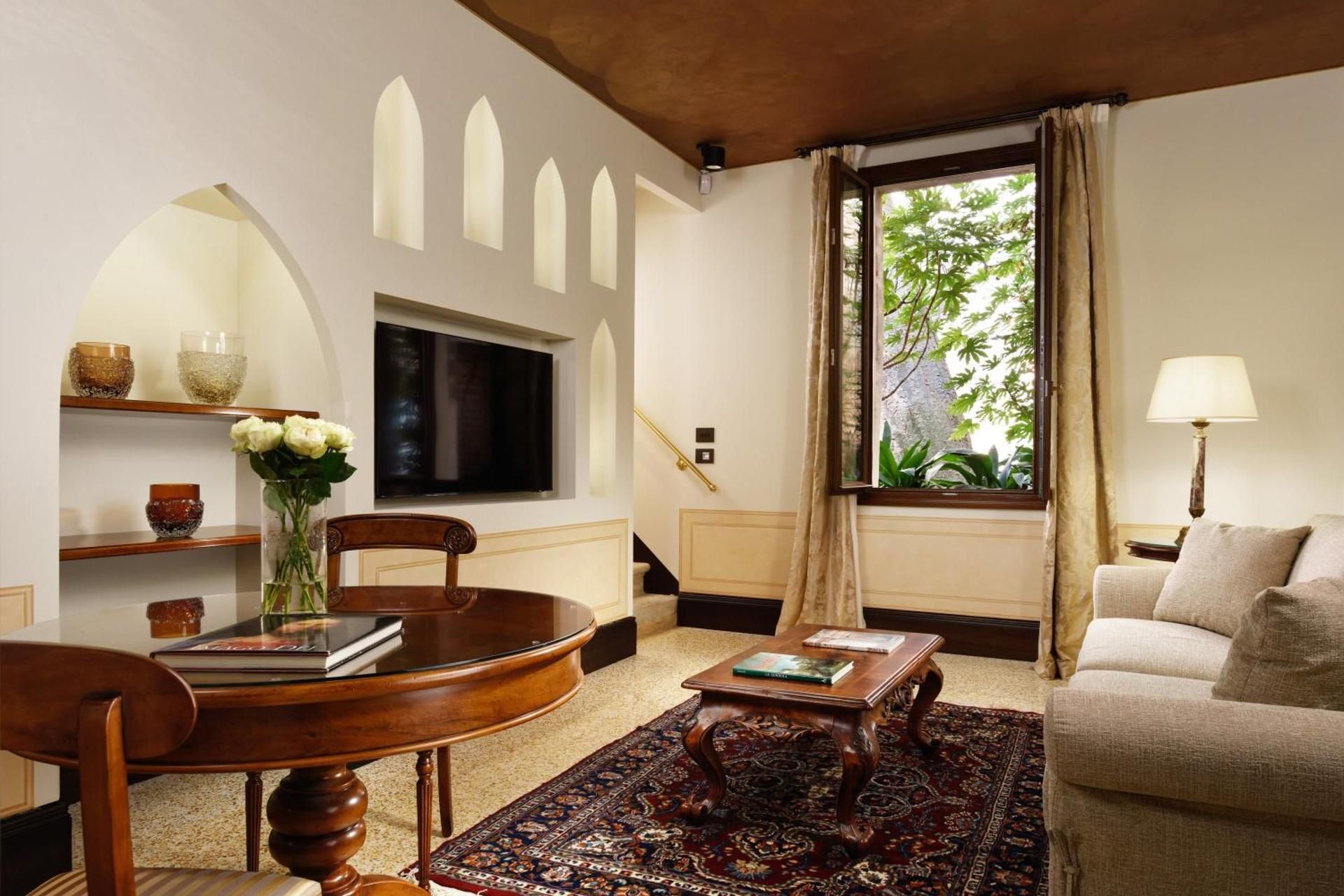 Empress Theodora Apartments Duplex Apartment 3