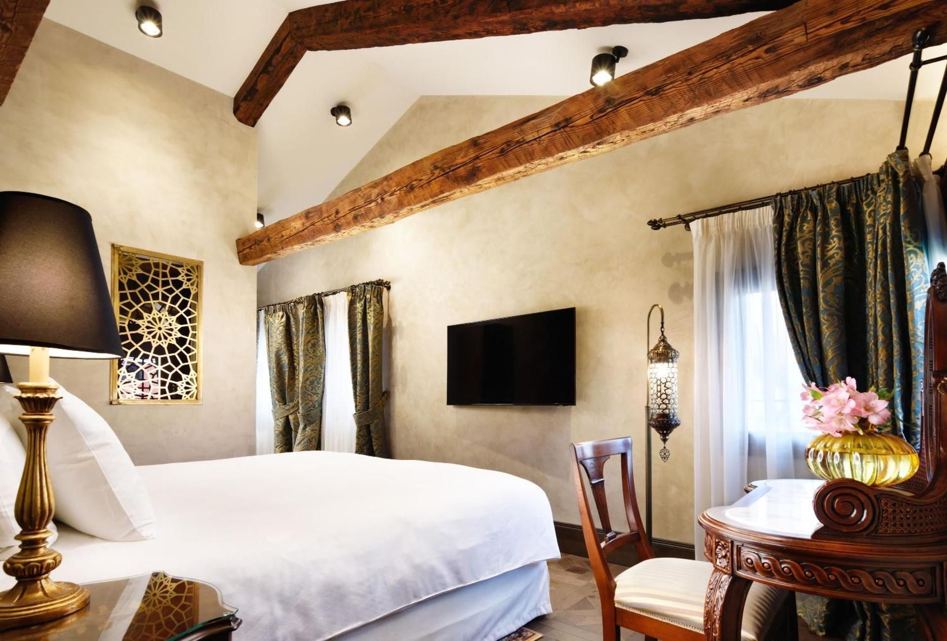 Empress Theodora Apartments Two-Bedroom Apartment 2