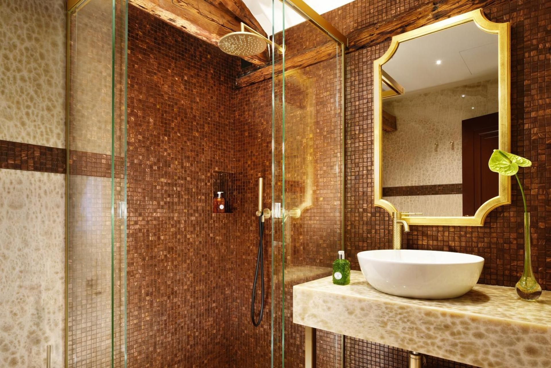 Empress Theodora Apartments Two-Bedroom Apartment 3