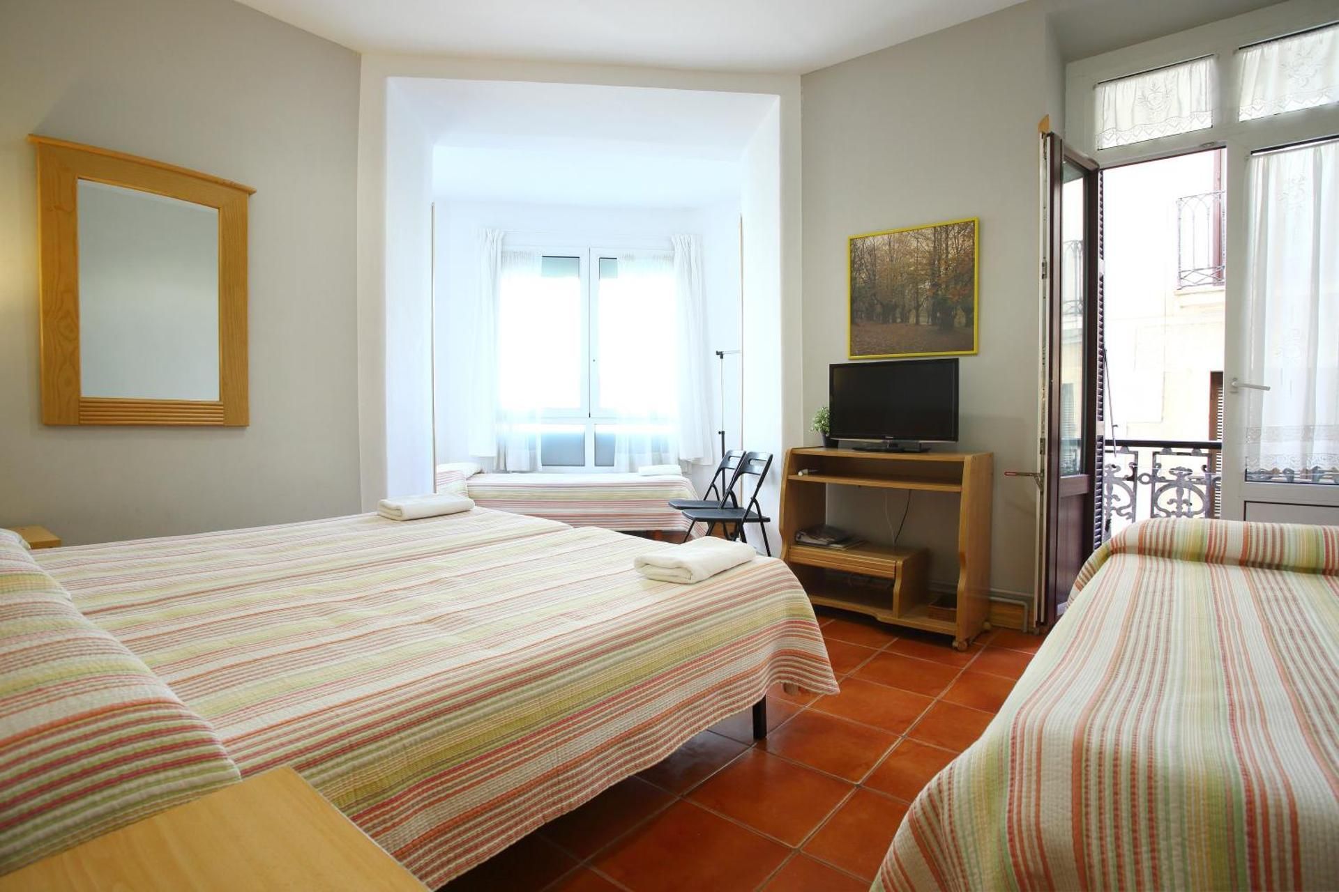 Standard Family Room with Shared Bathroom
