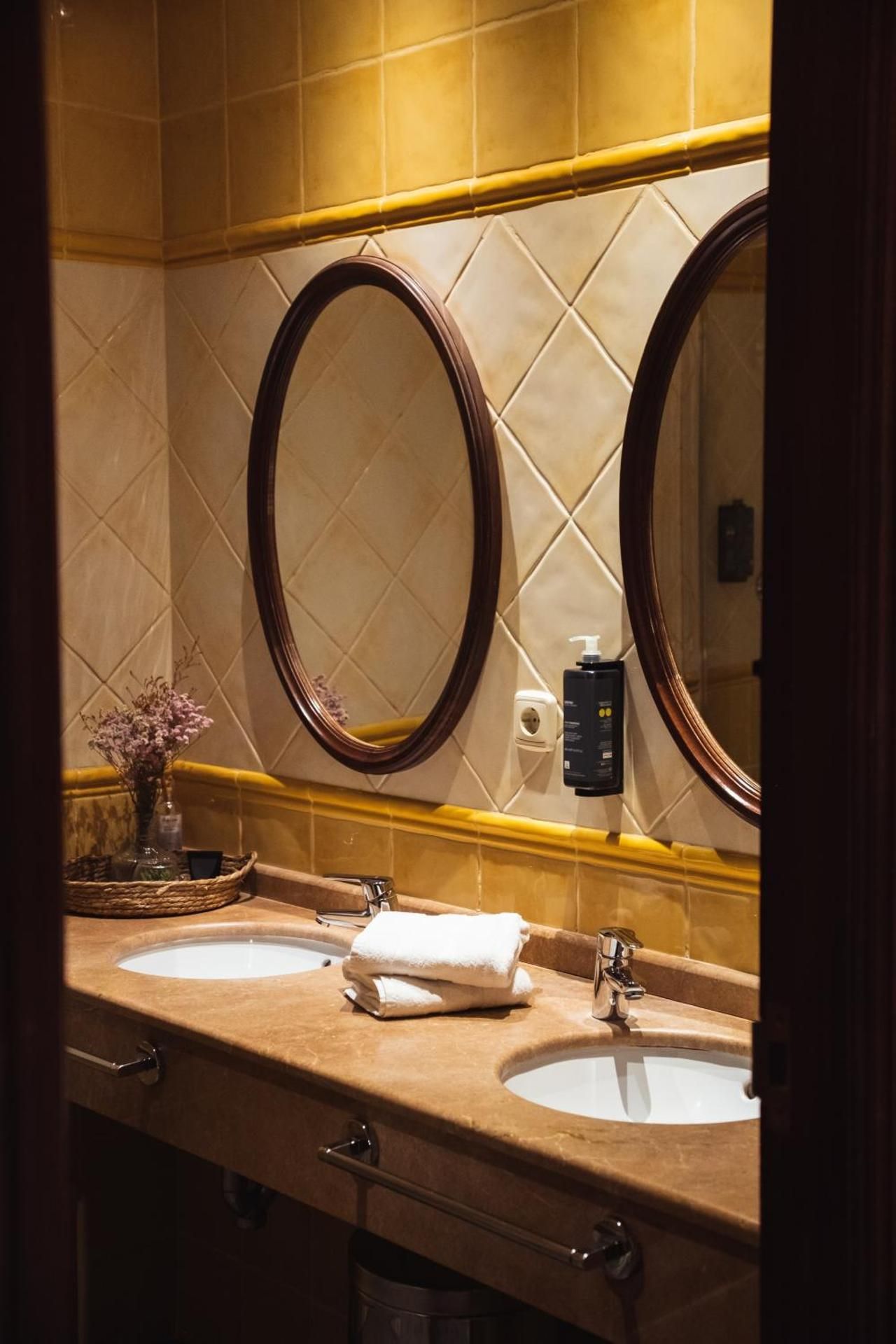Double Room with Shared Bathroom