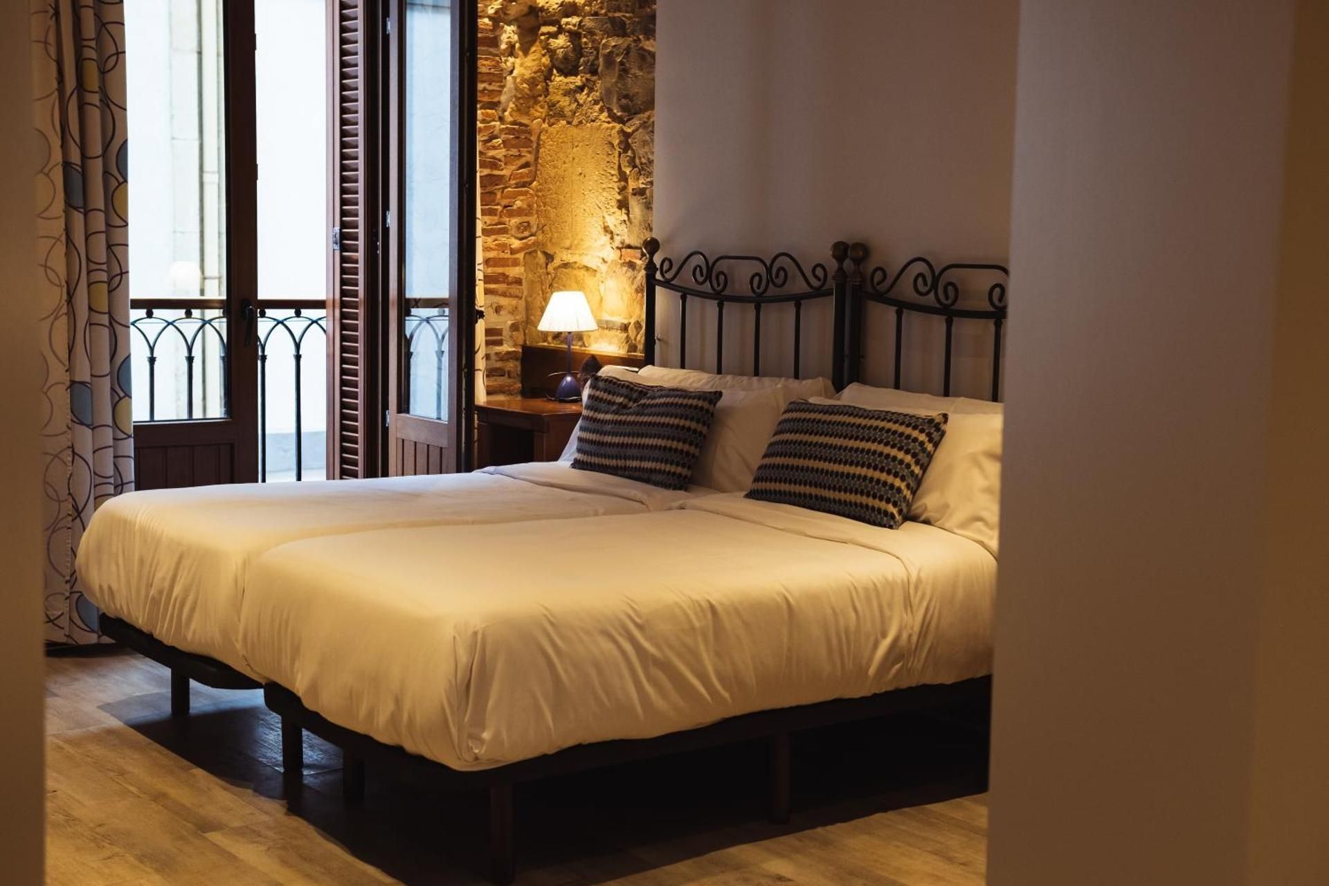 Twin Room with Private Bathroom