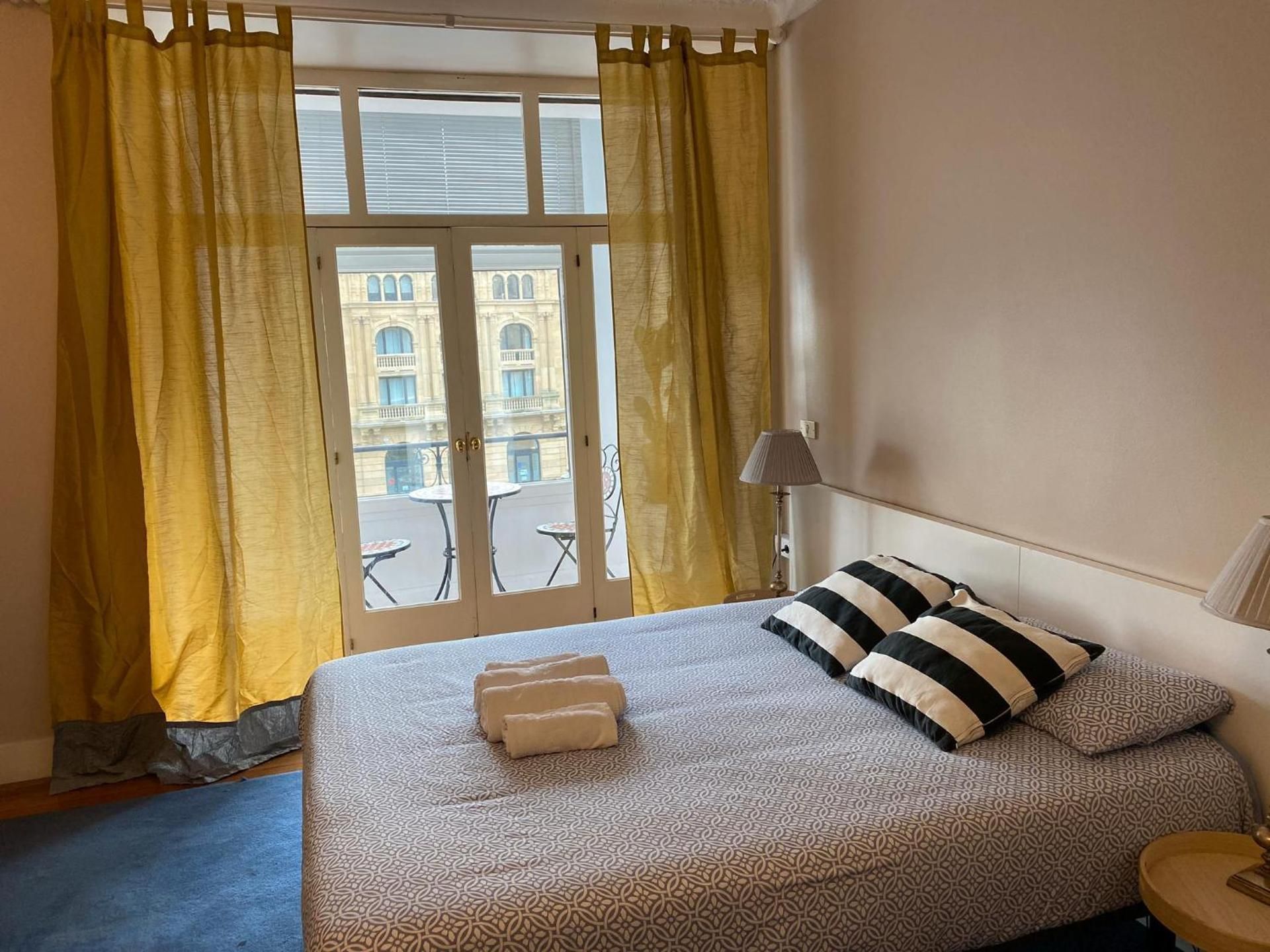 Double Room with Shared Bathroom