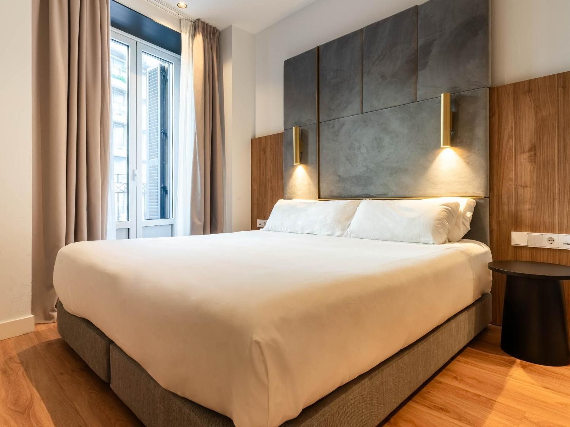One-Bedroom Apartment with Balcony