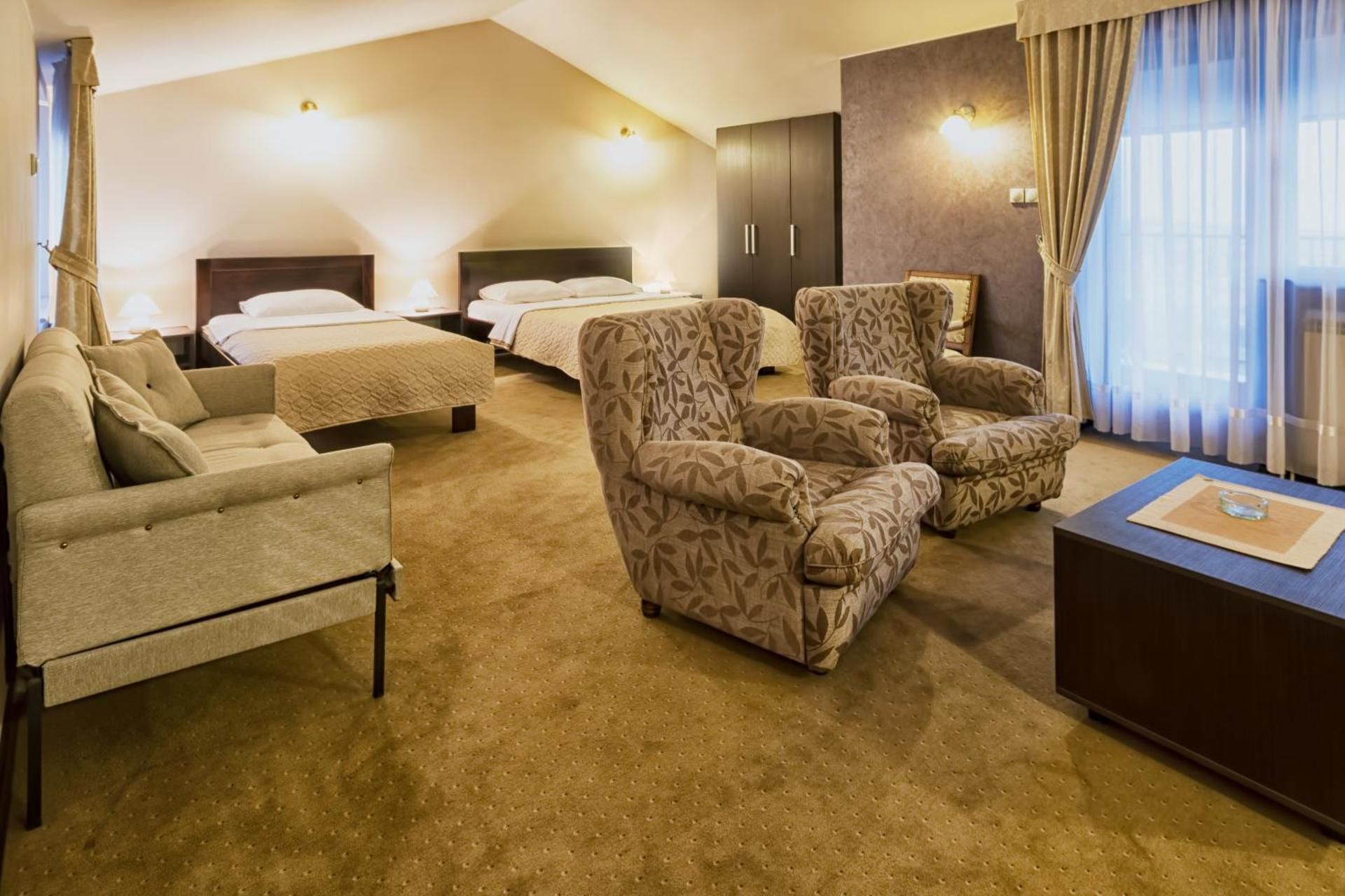 Deluxe Suite
