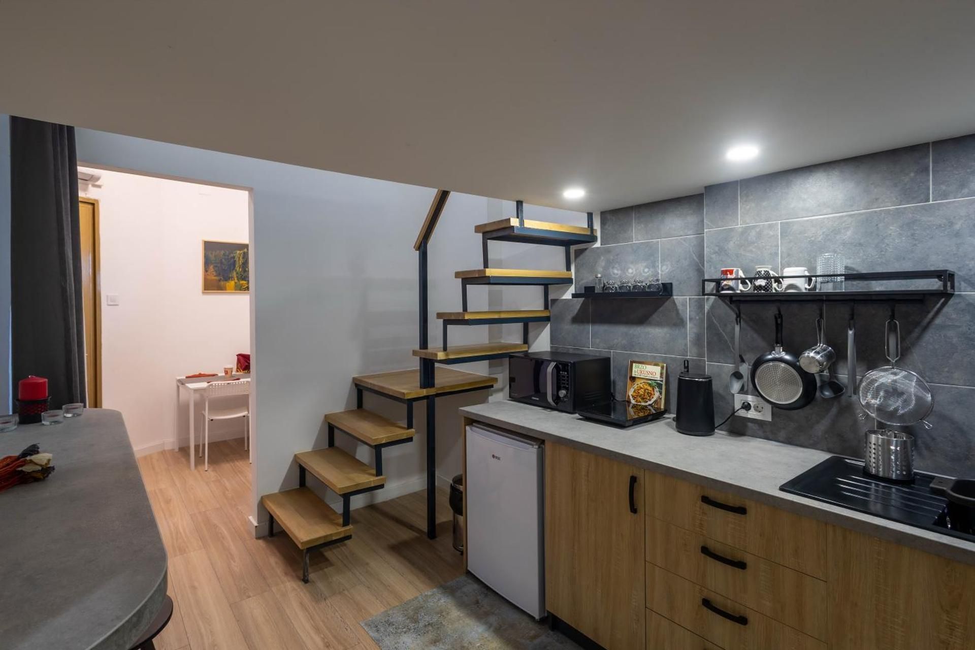 Sunflower Apartment