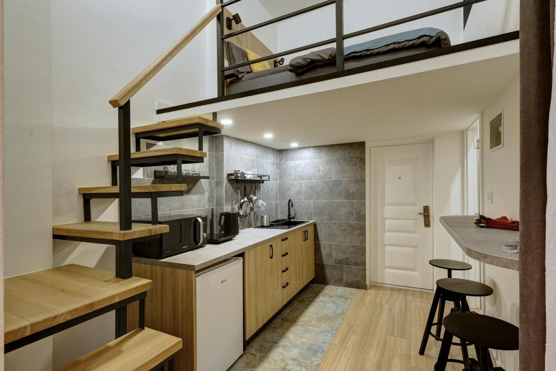 Sunflower Apartment