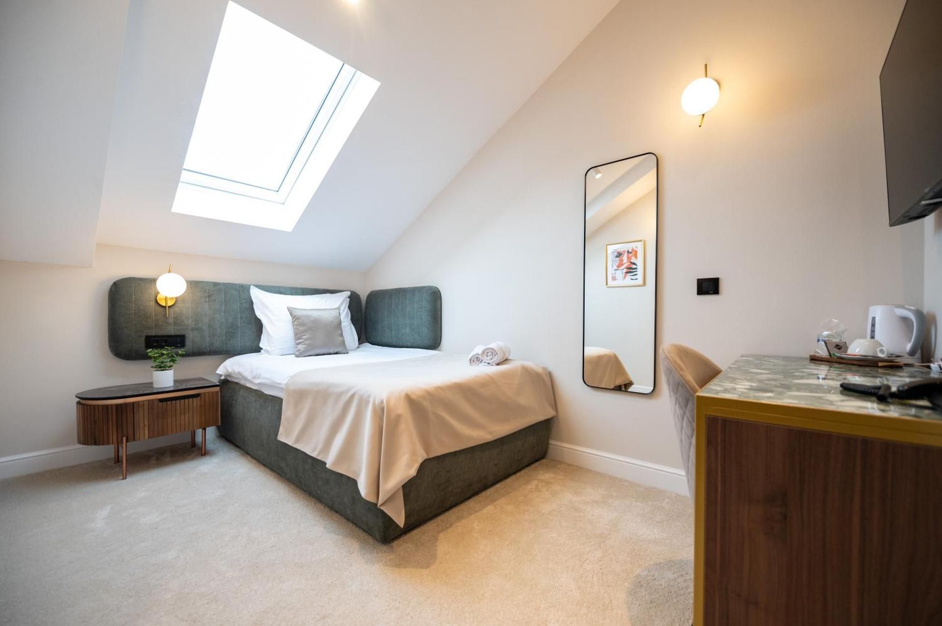 Deluxe Single Room