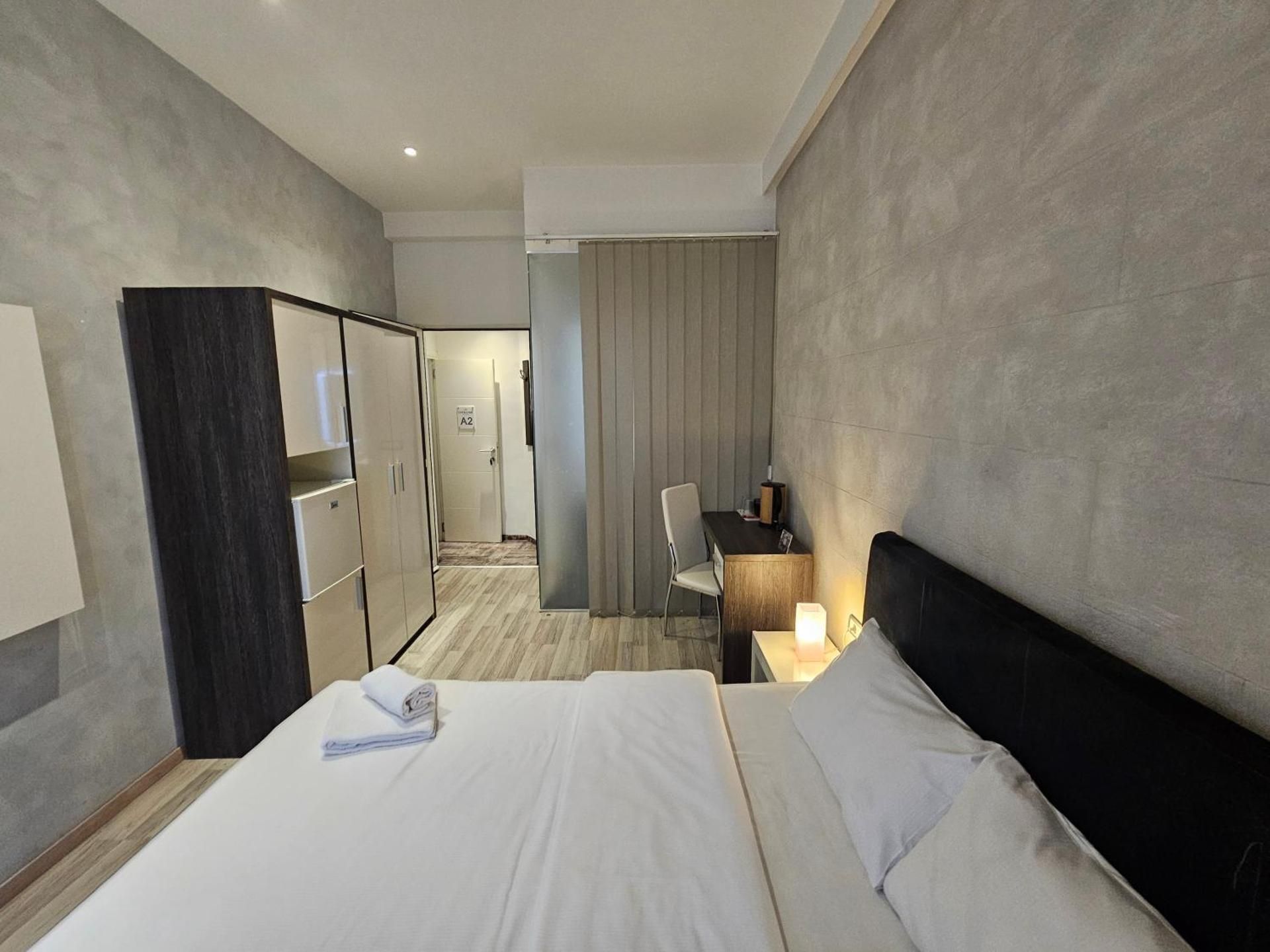 Special Offer - Double Room with Round Airport Transfer