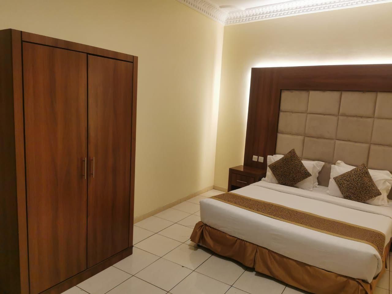 1-Bedroom Apartment for 2 Adults and 2 Children