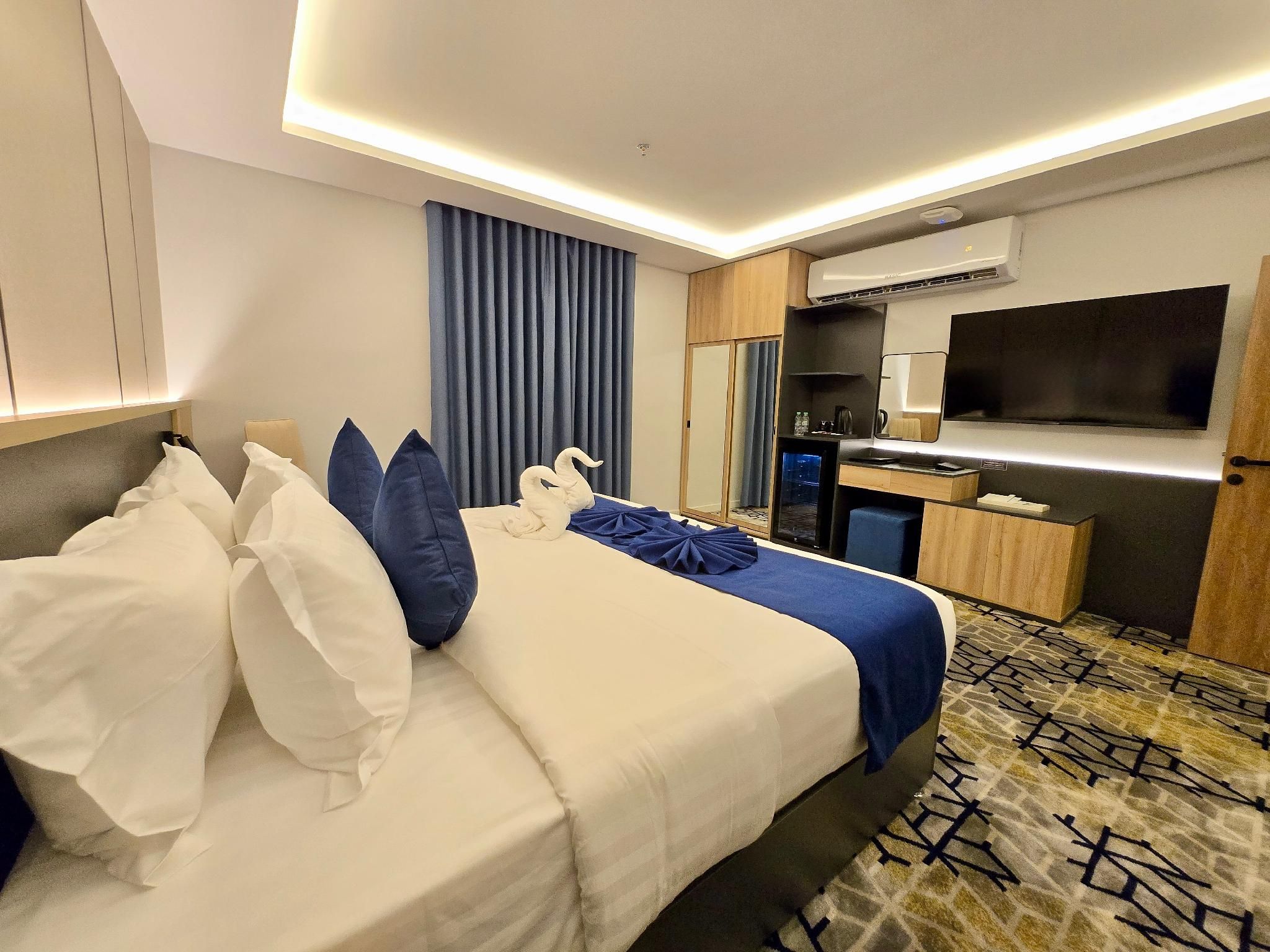 Deluxe Suite