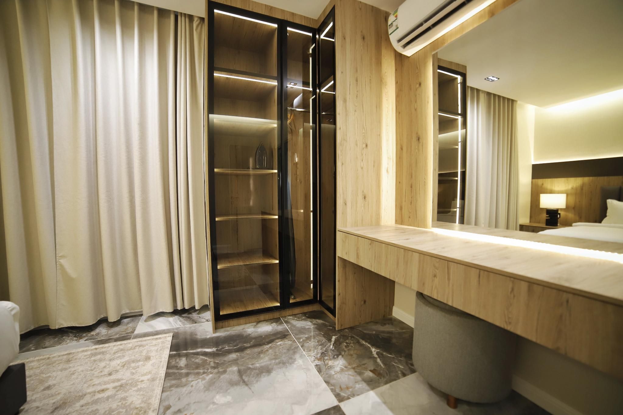 Luxury Suite Room with Balcony