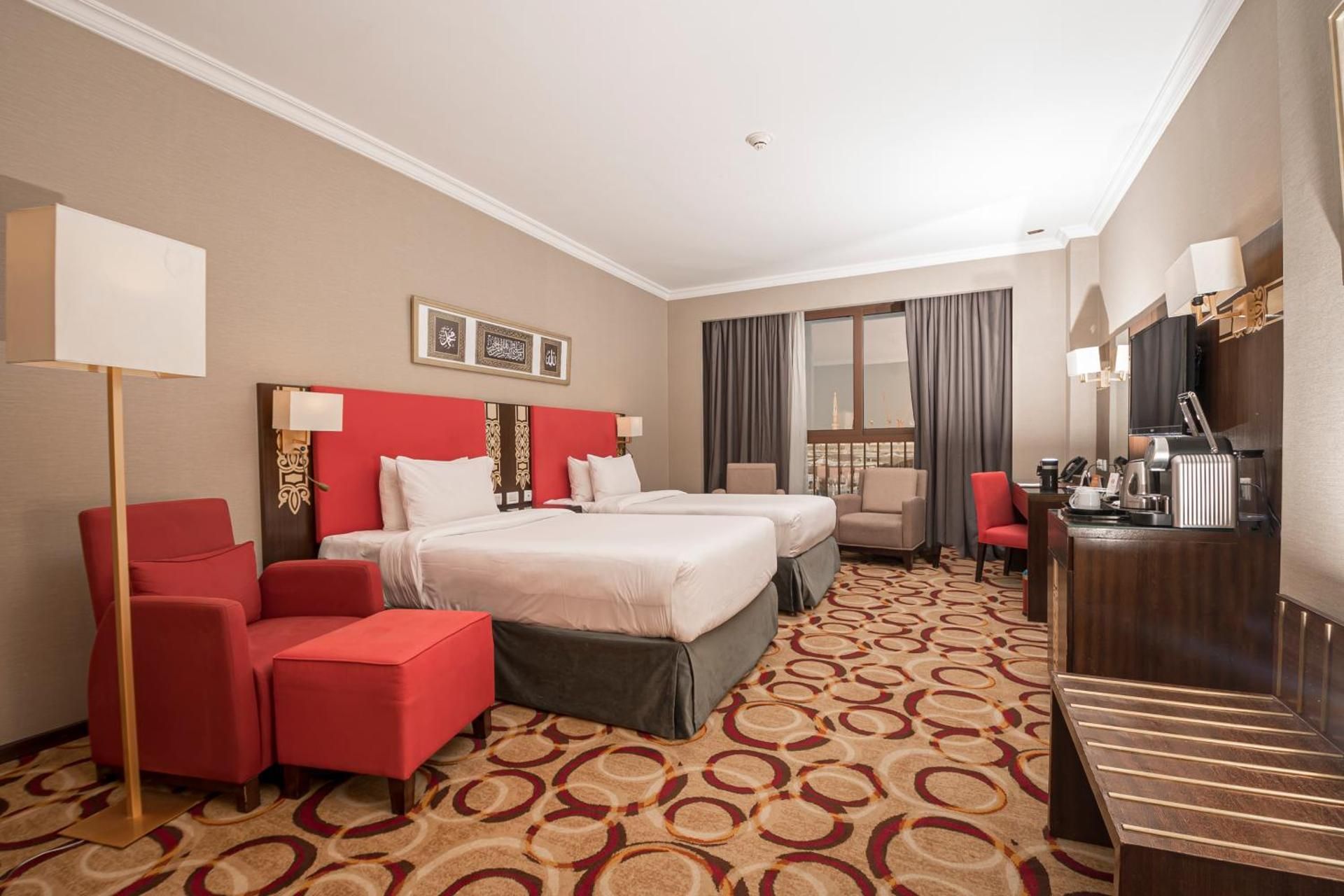 Executive Twin Bed, City View