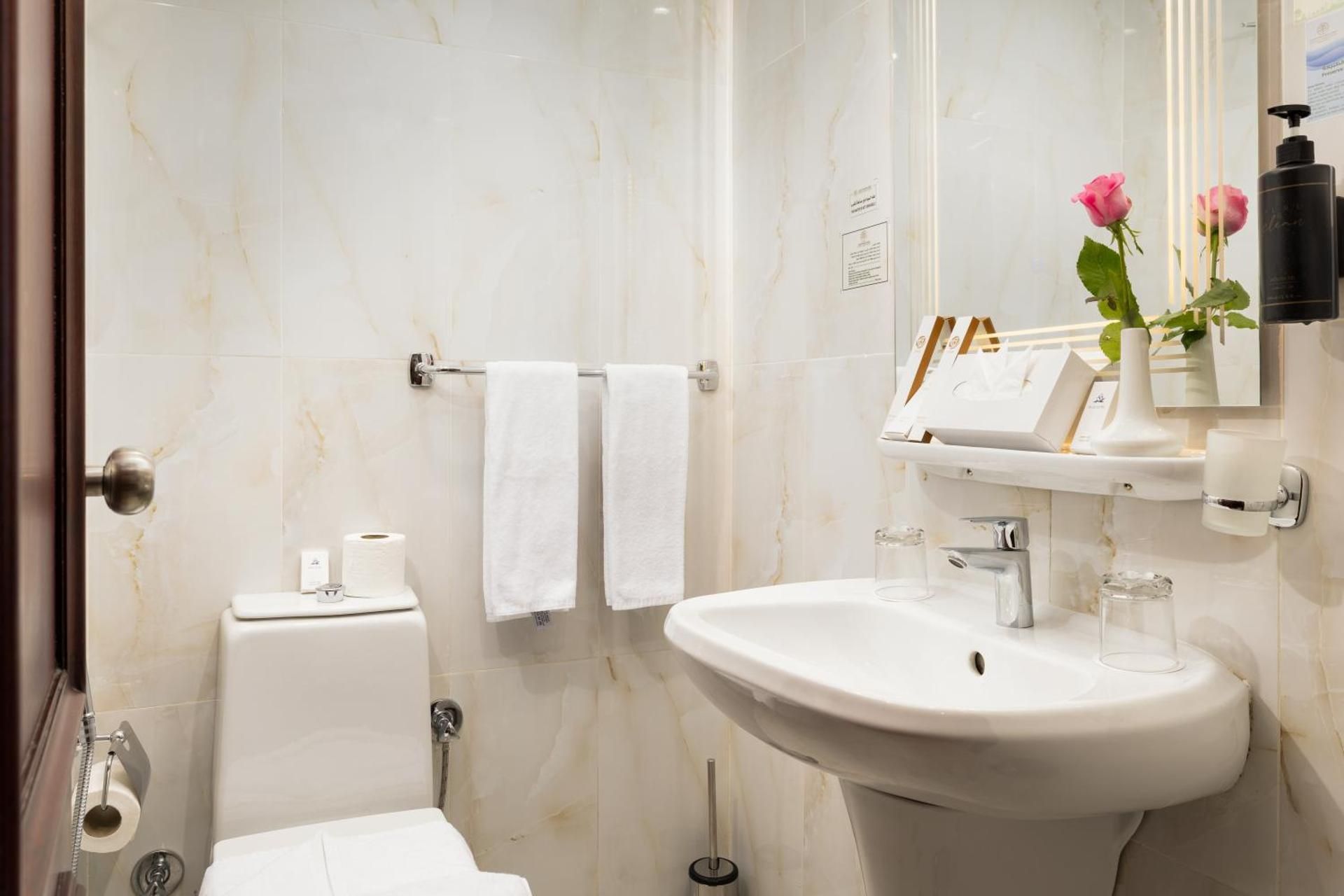 Emaar Elite Hotel Al Madinah  Twin Room with View 3