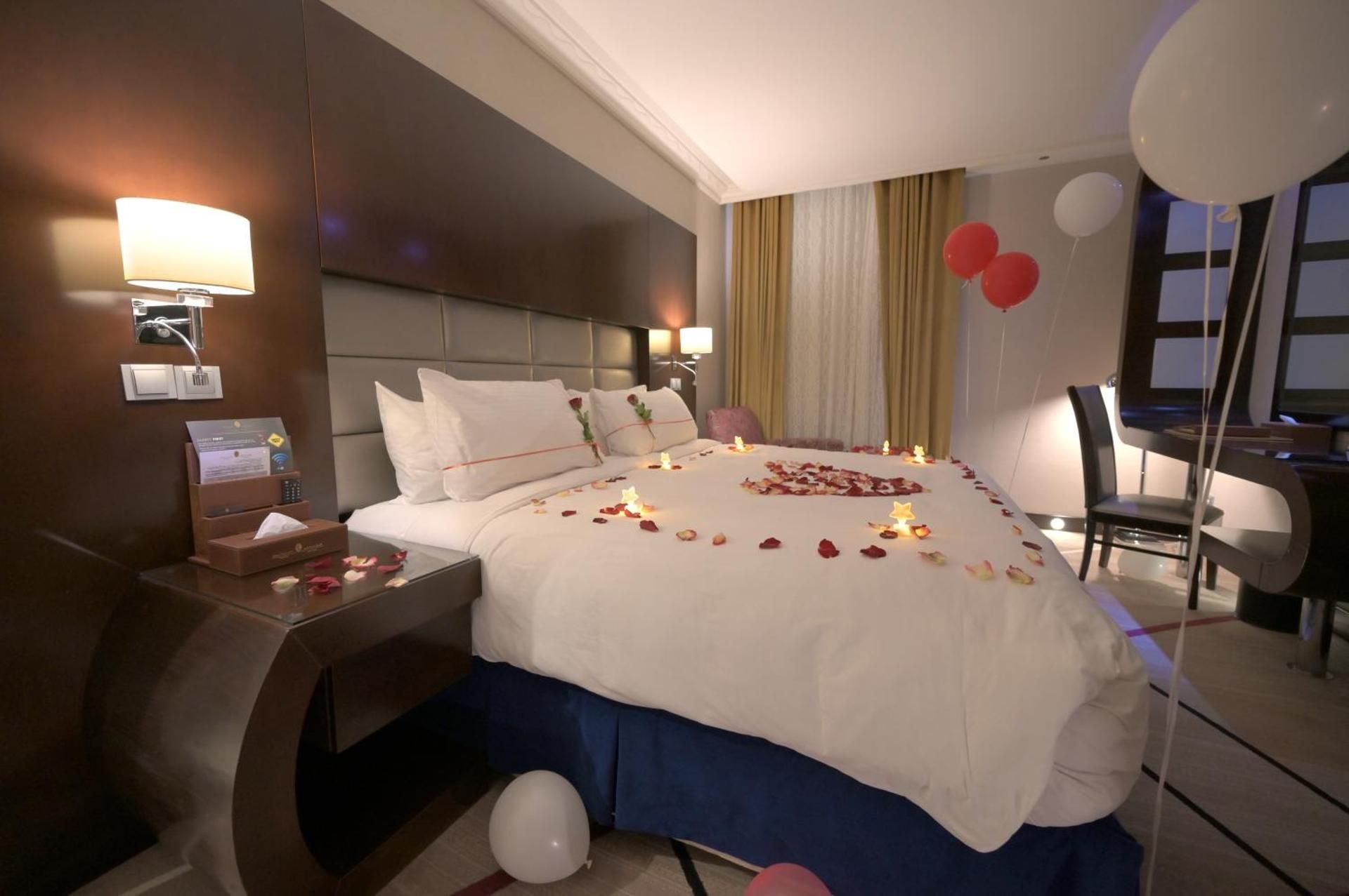 Honymoon Deluxe Suite with Haram View