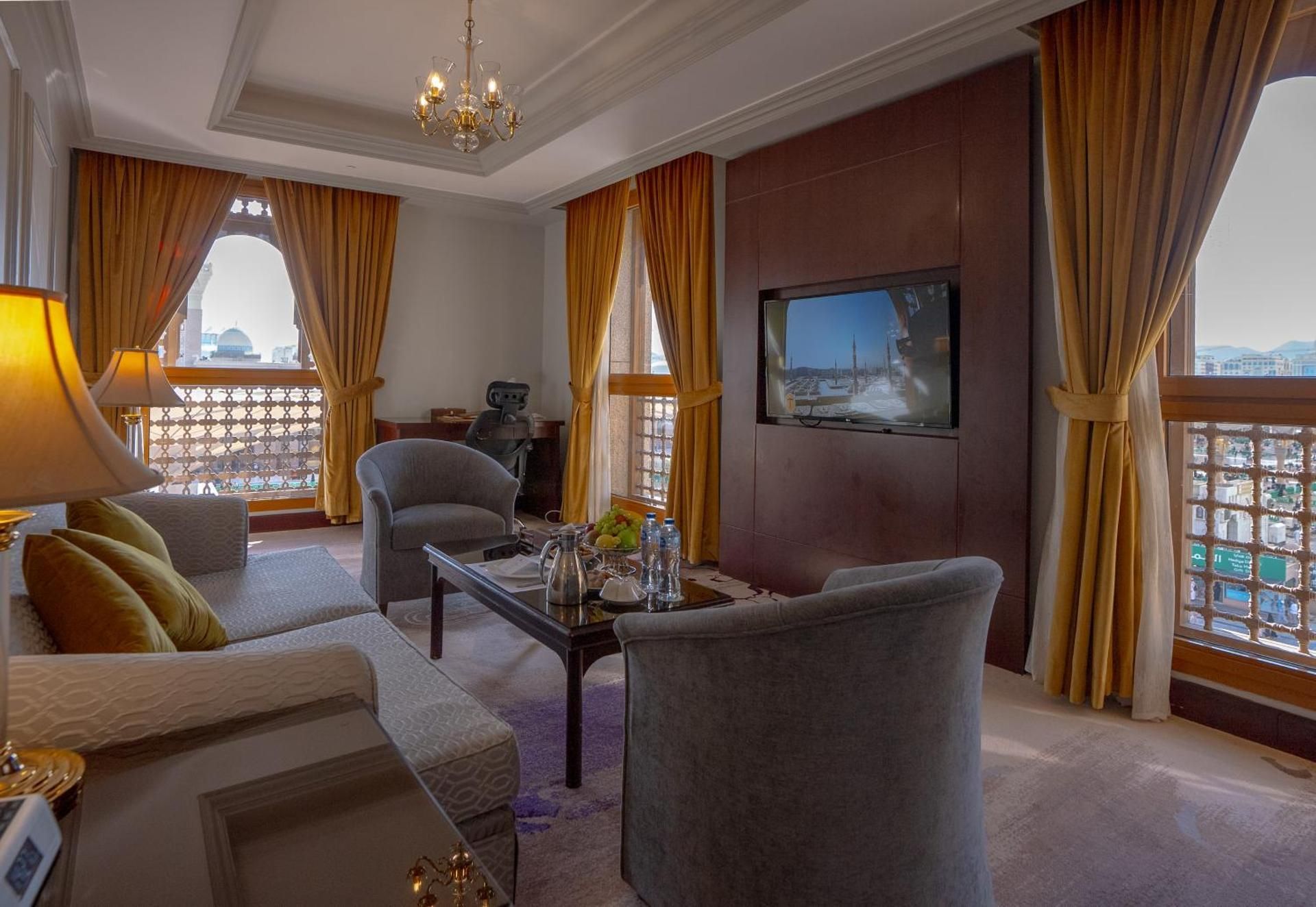 Executive 2-Bedroom Suite with Haram View 