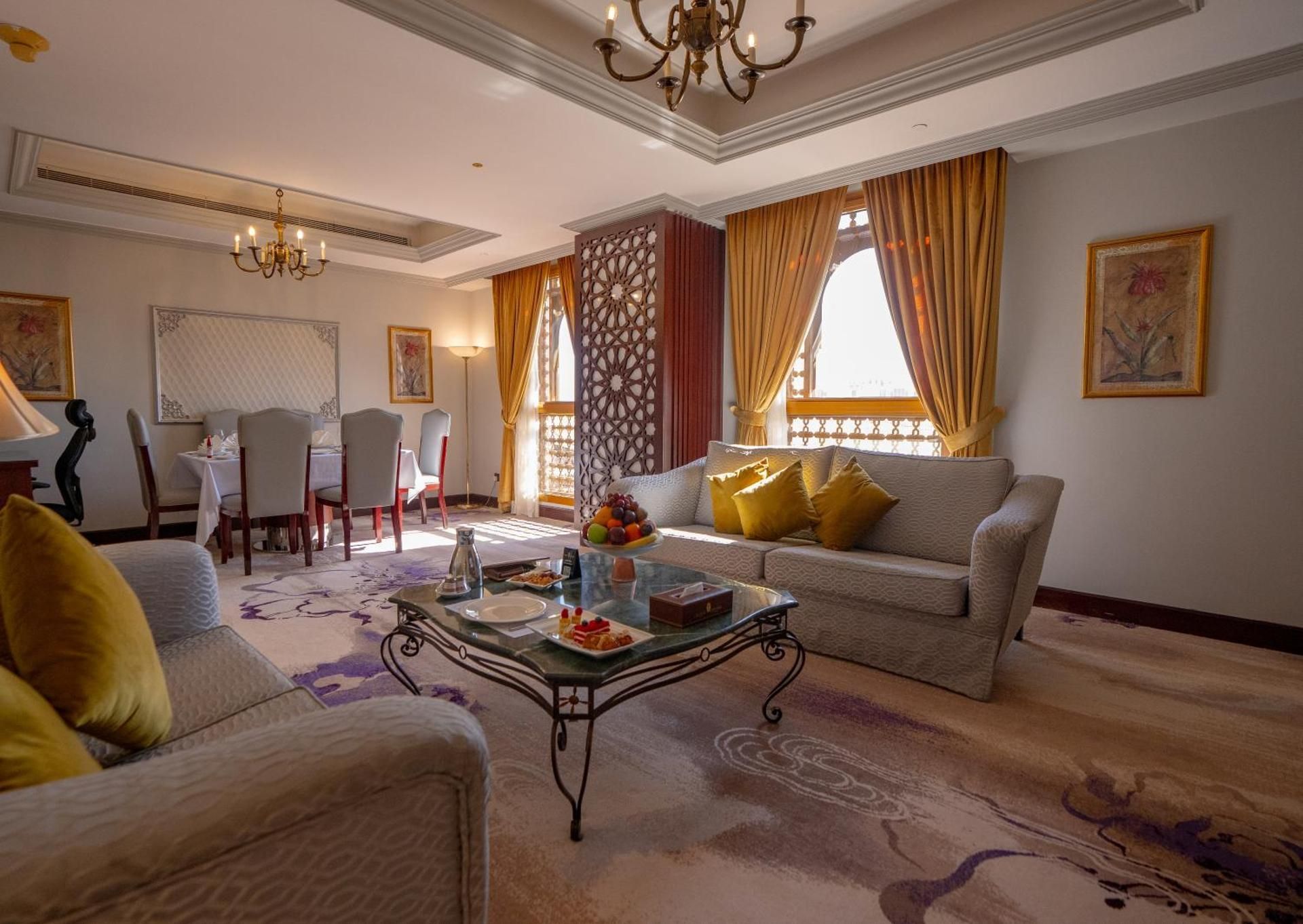Deluxe 1-Bedroom Suite with Haram View