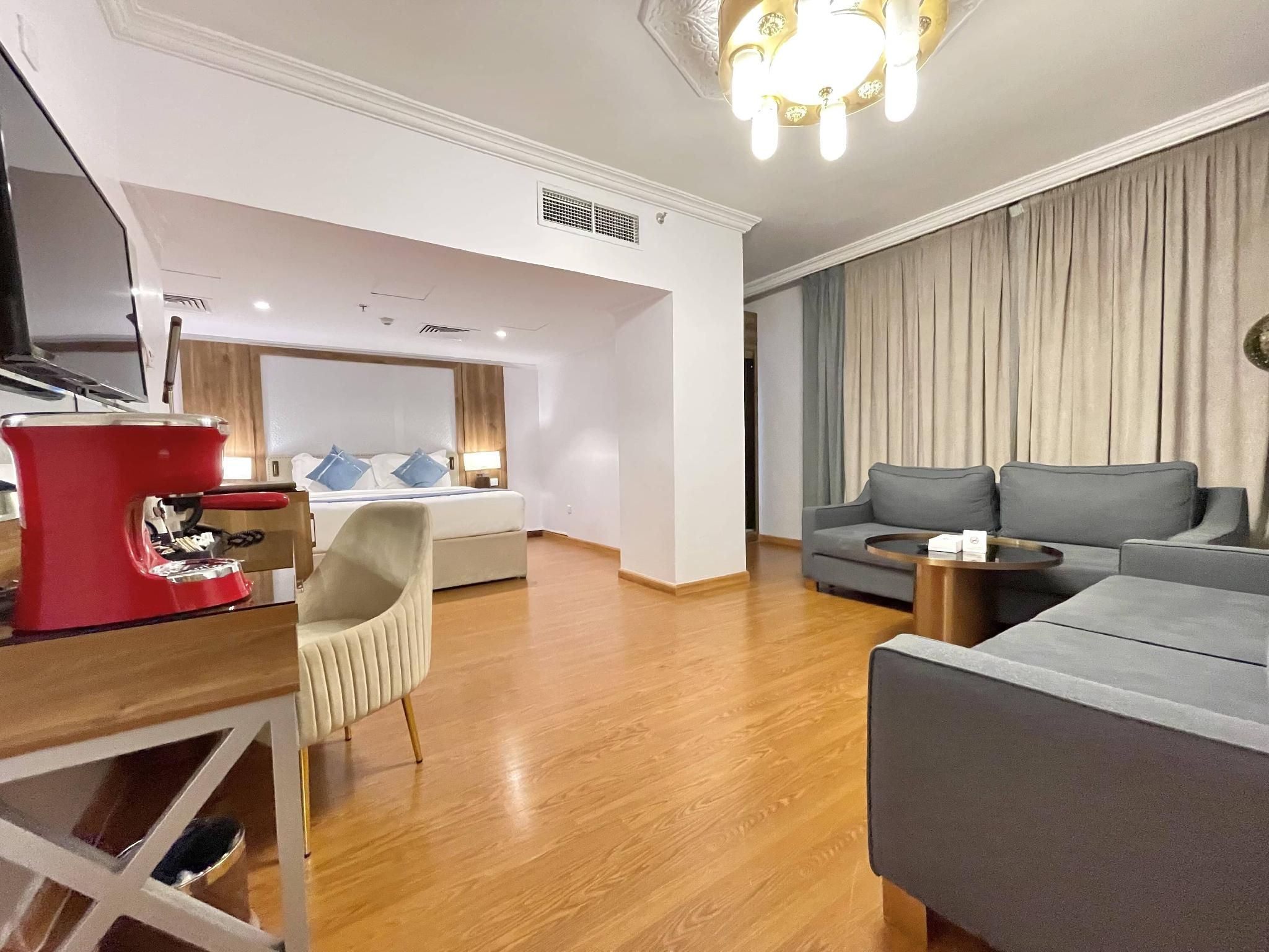 Al Ritz Al Madinah Junior Suite 2