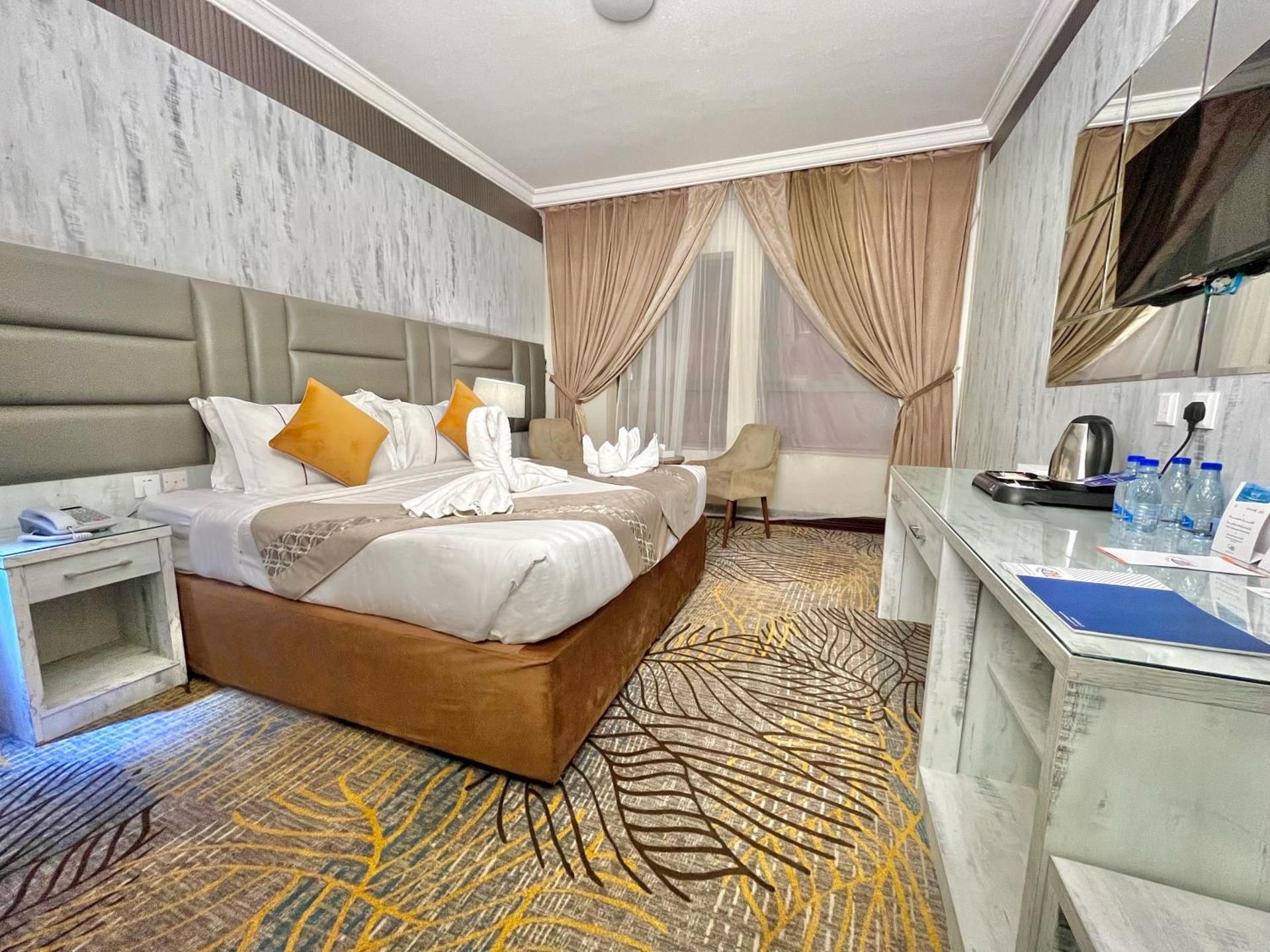 Deluxe King Room