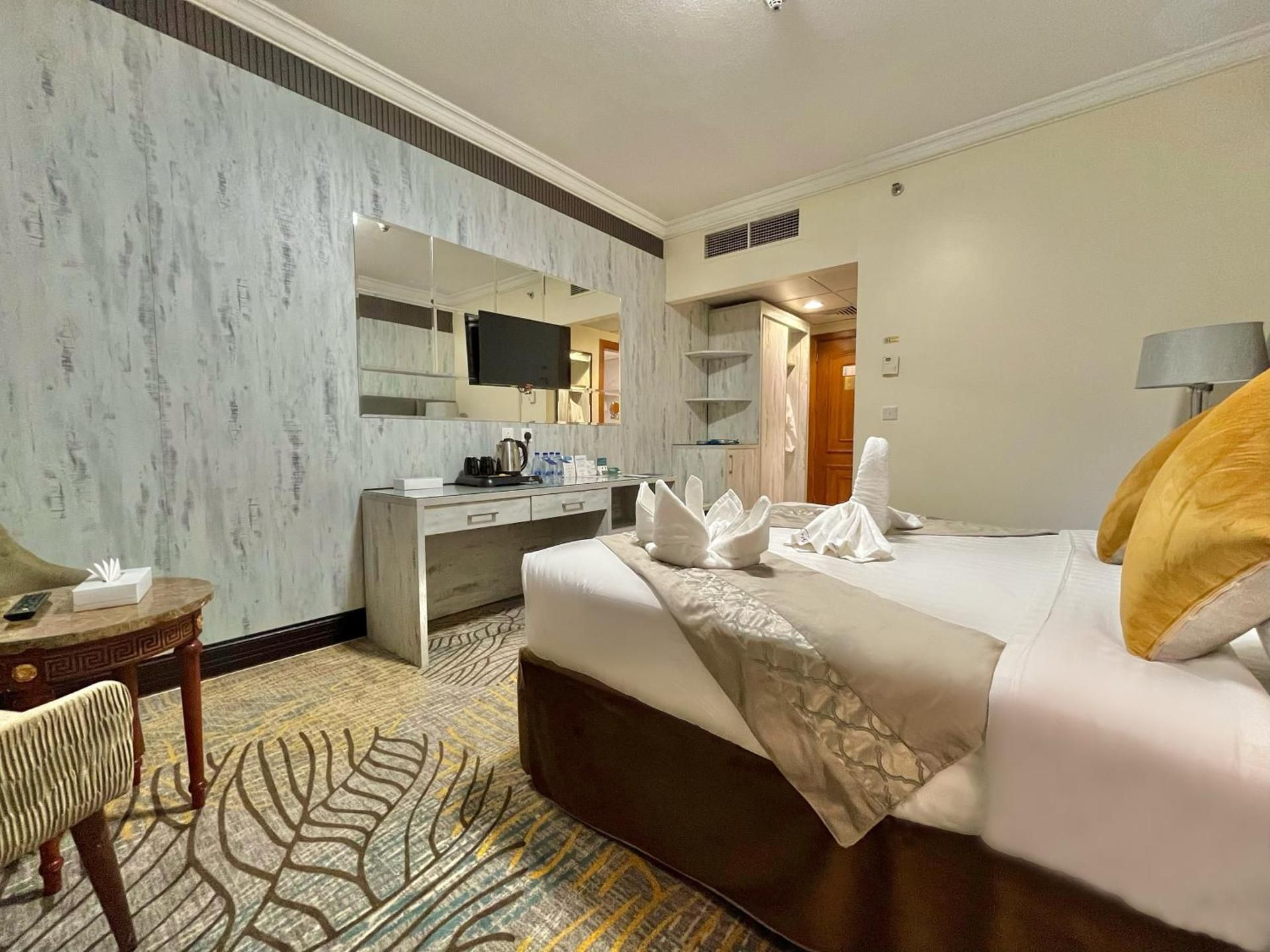 Deluxe King Room