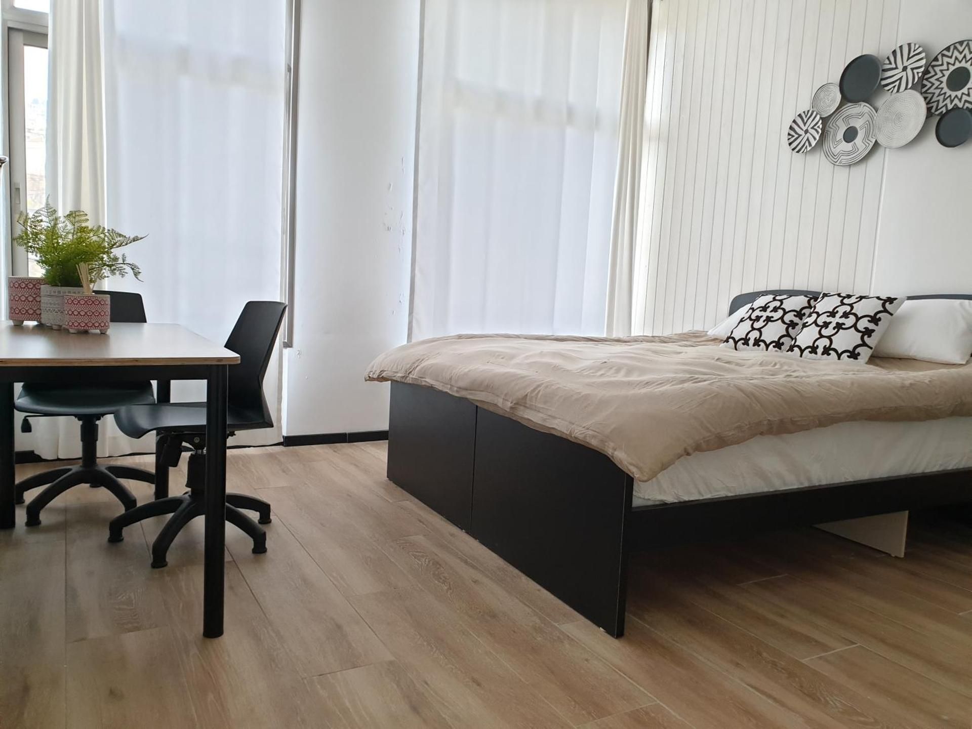 Deluxe Double or Twin Room with City View