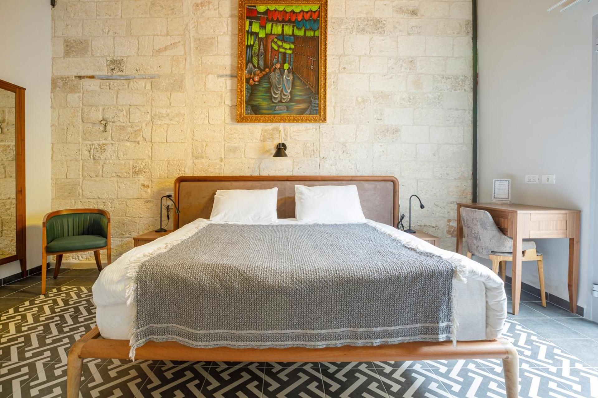 Michel House Superior King Room