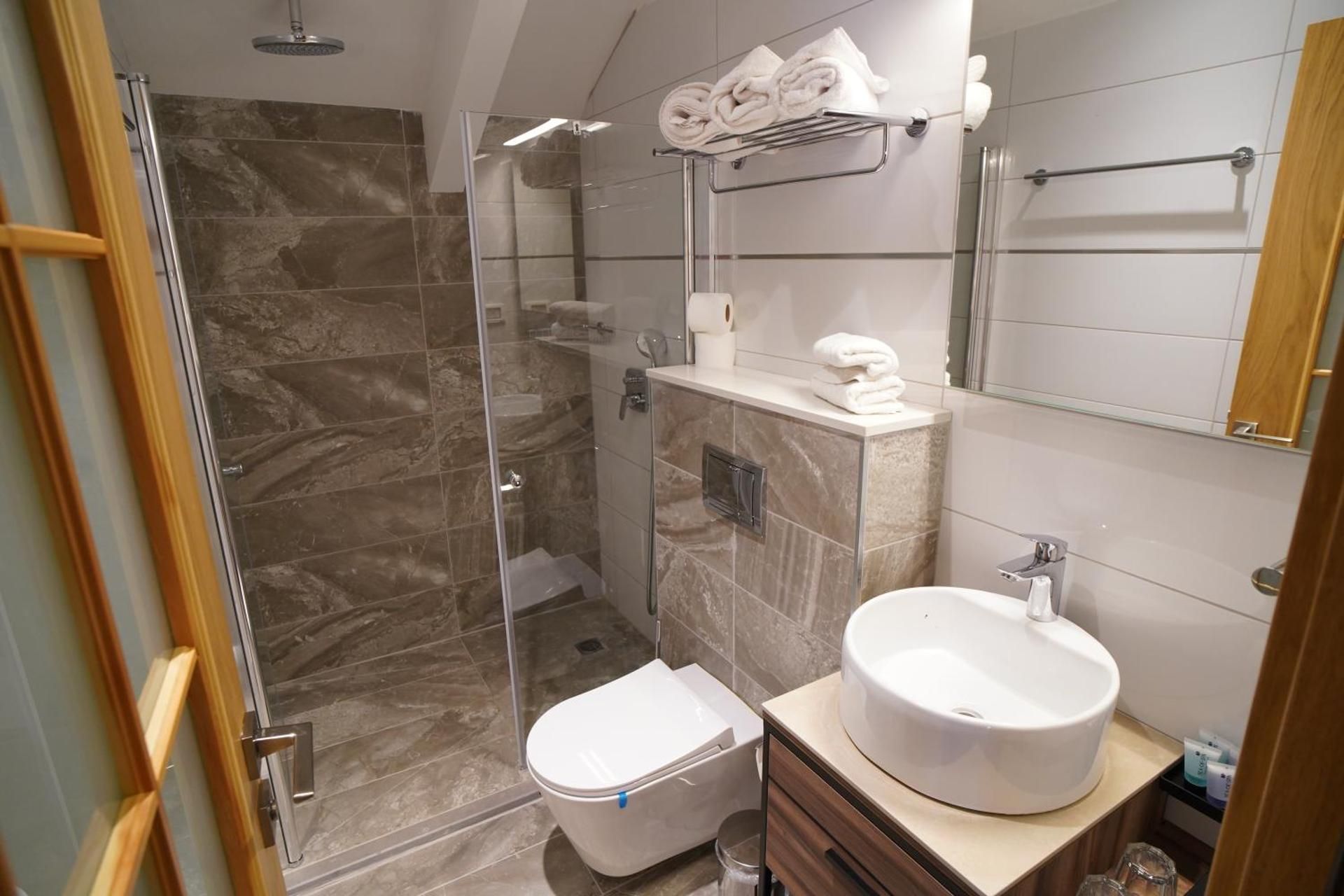 Michel House Classic Triple Room 3