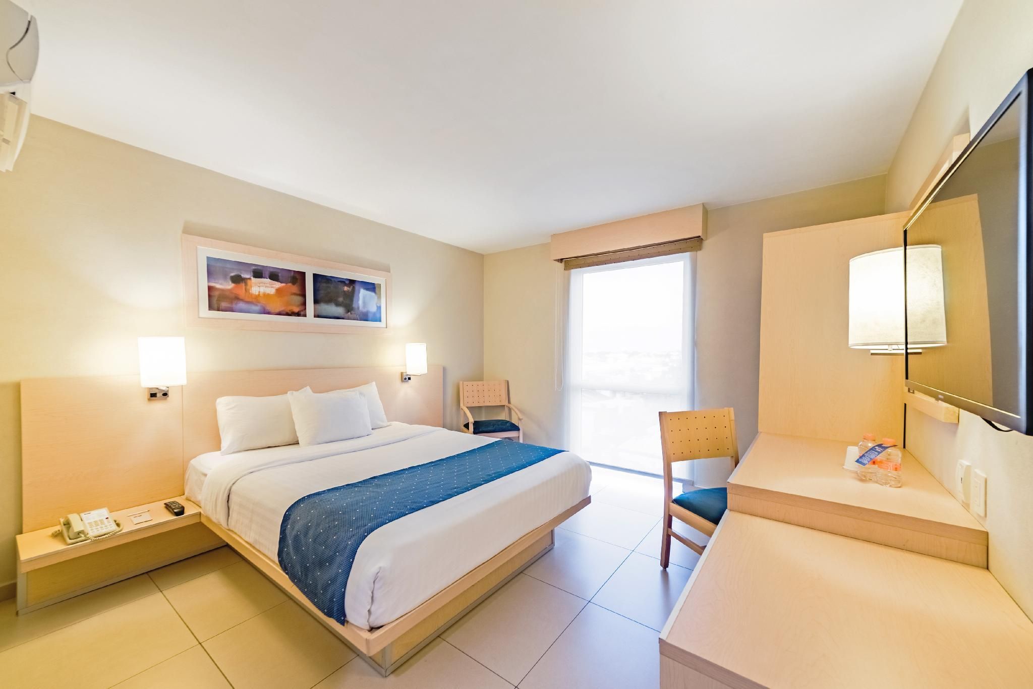 City Express by Marriott Villahermosa Suite, 1 Queen, Sofa bed 2