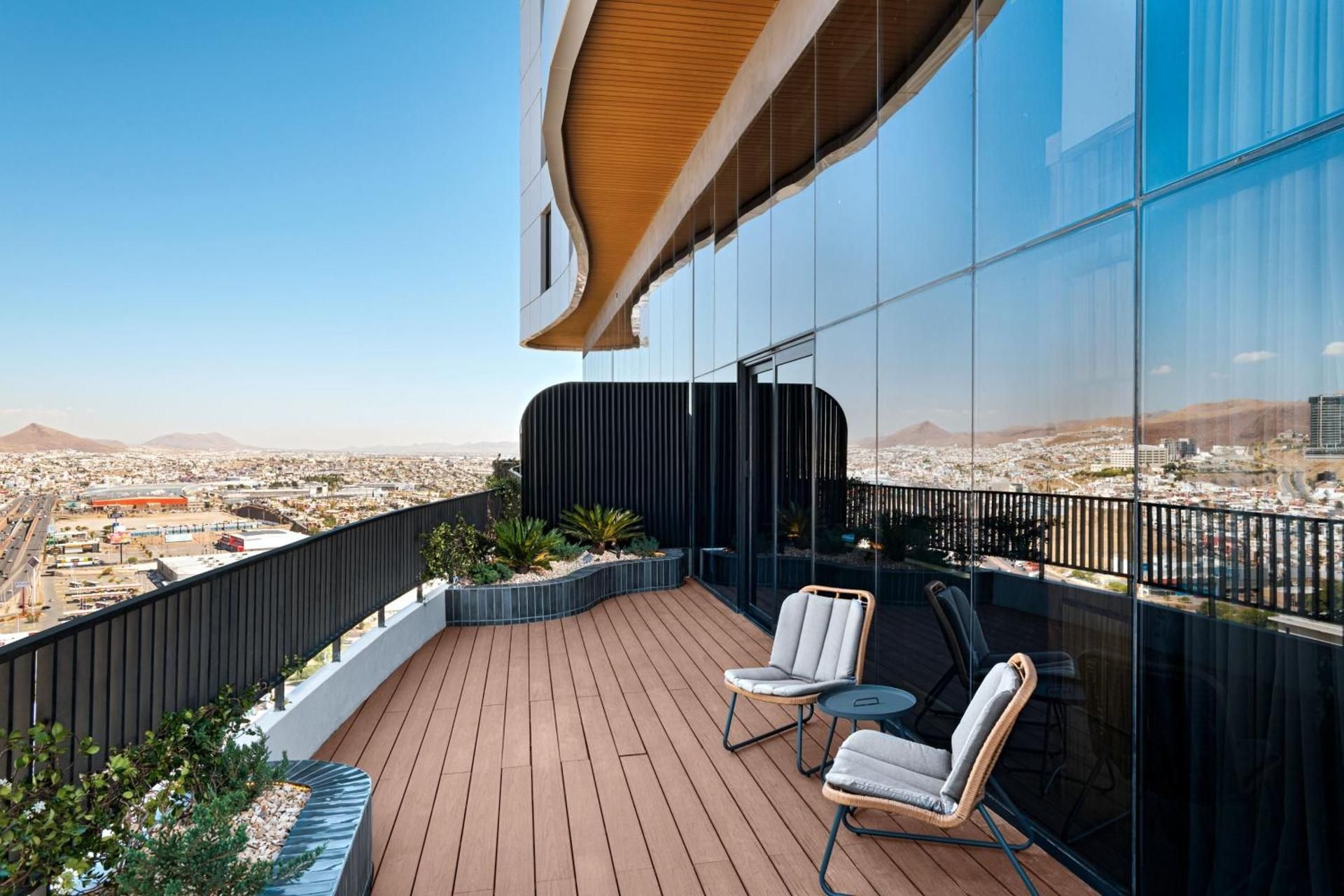 Superior King Suite with Golf View and Balcony