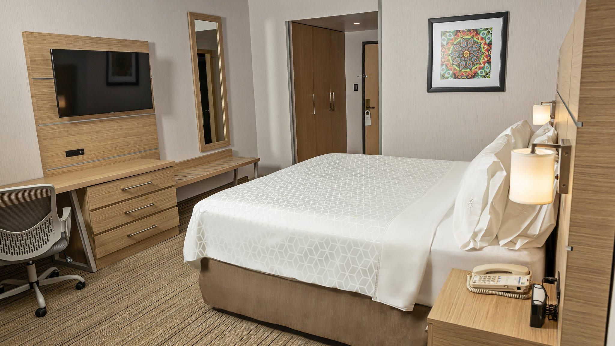 Holiday Inn Express Chihuahua By IHG King Room 2