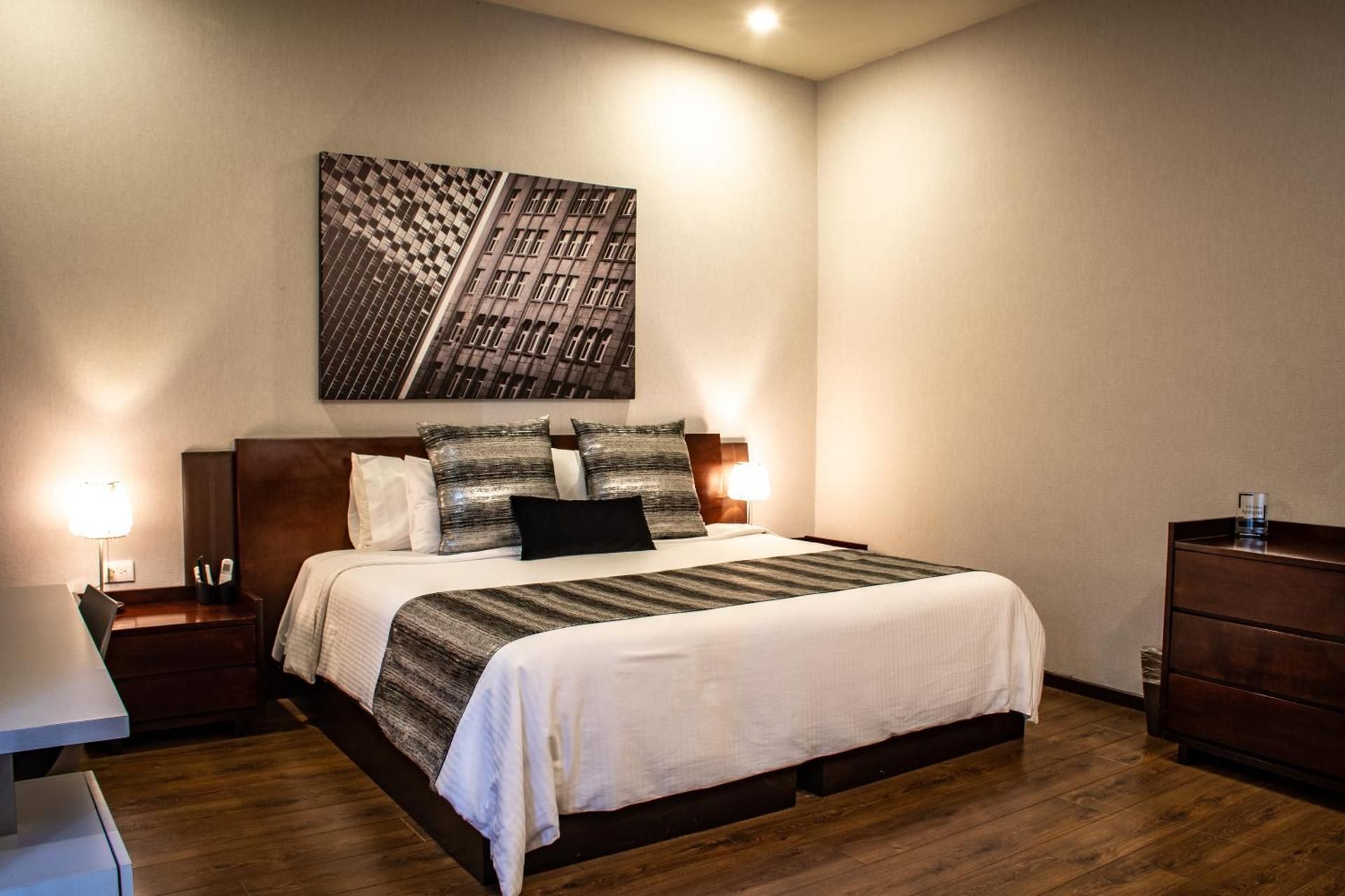 Deluxe King Room