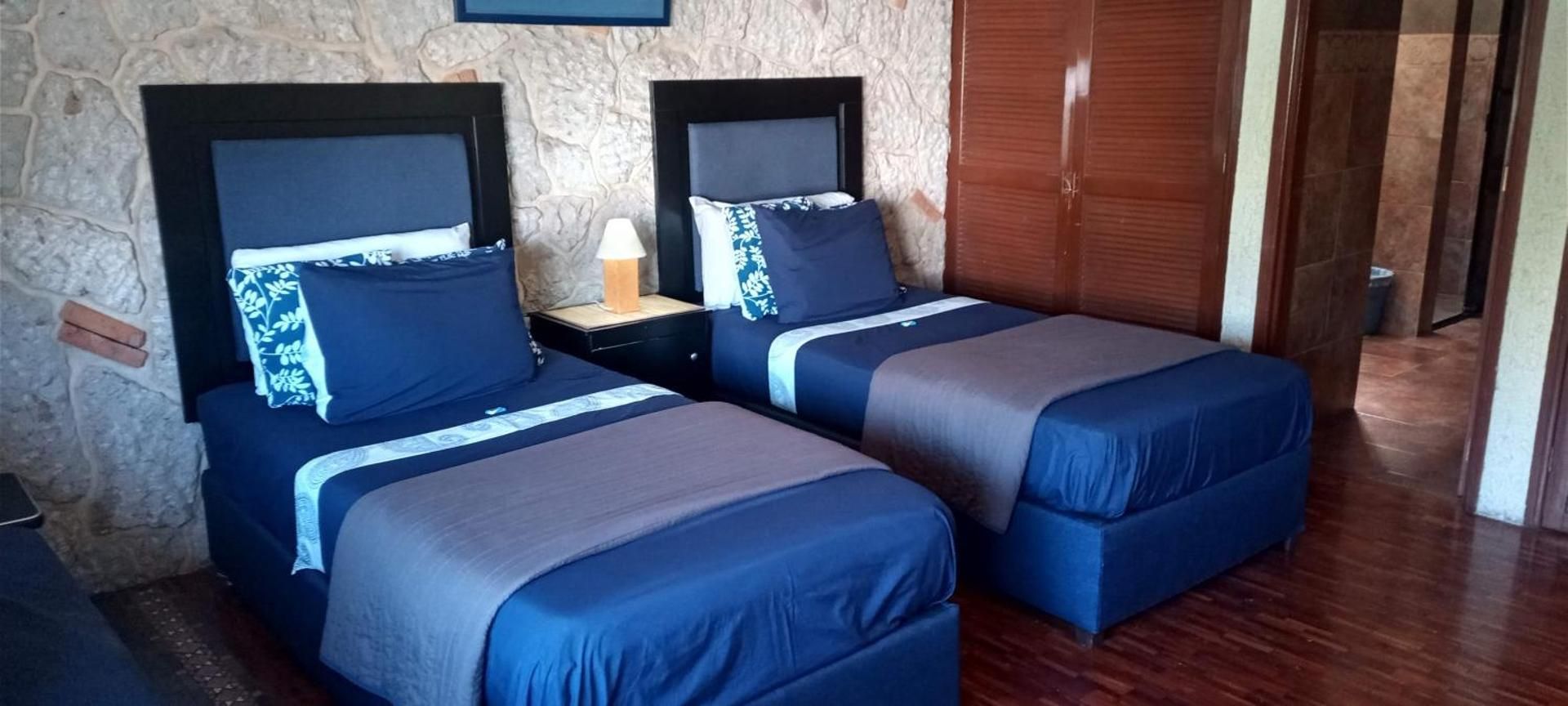 Twin Room with Private Bathroom