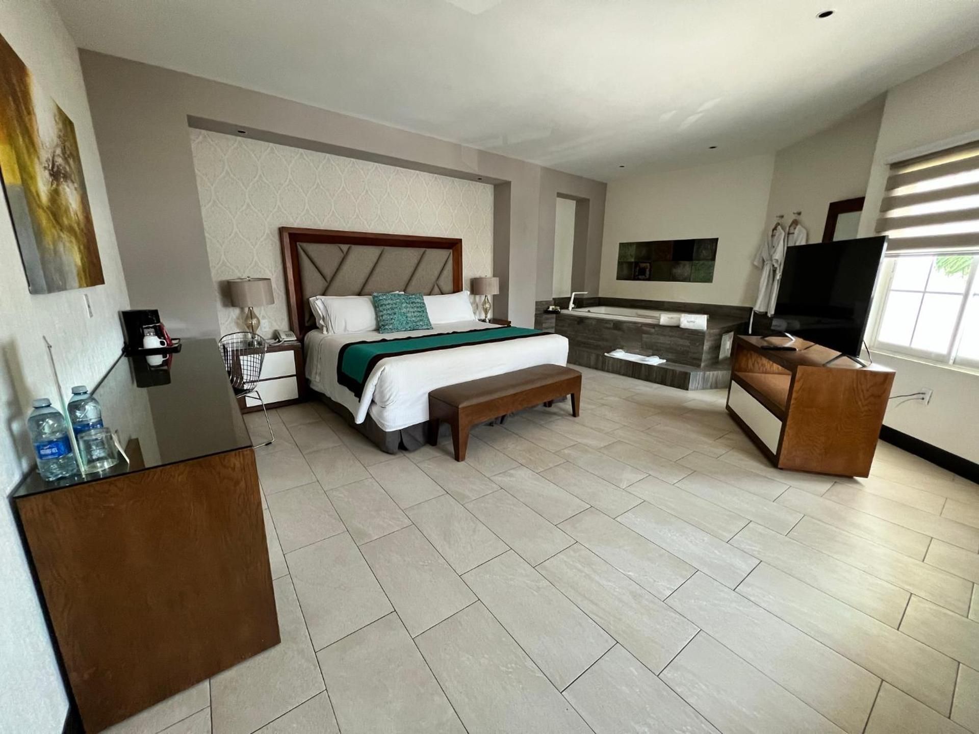 Deluxe Suite
