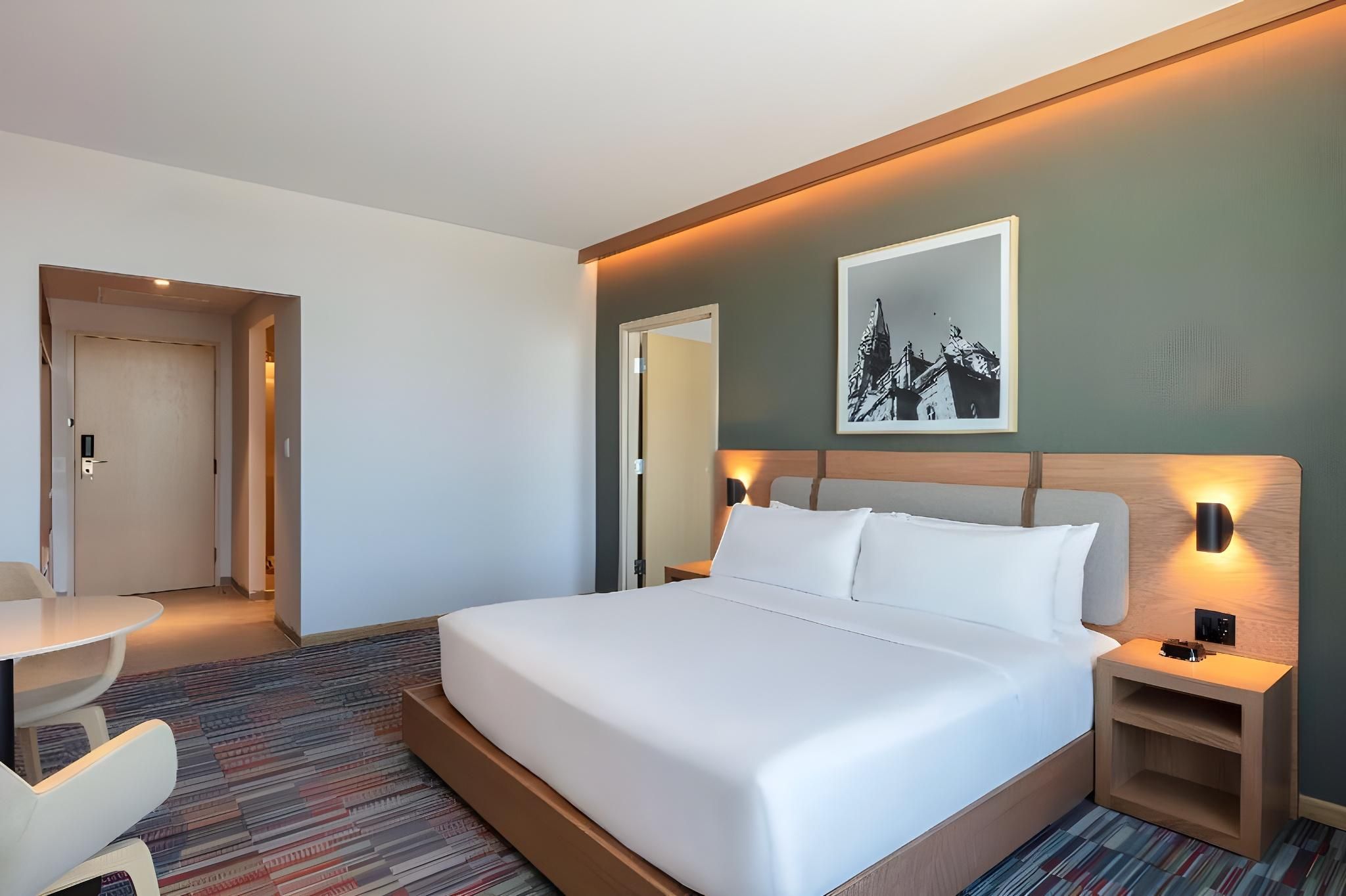 1 King Bed