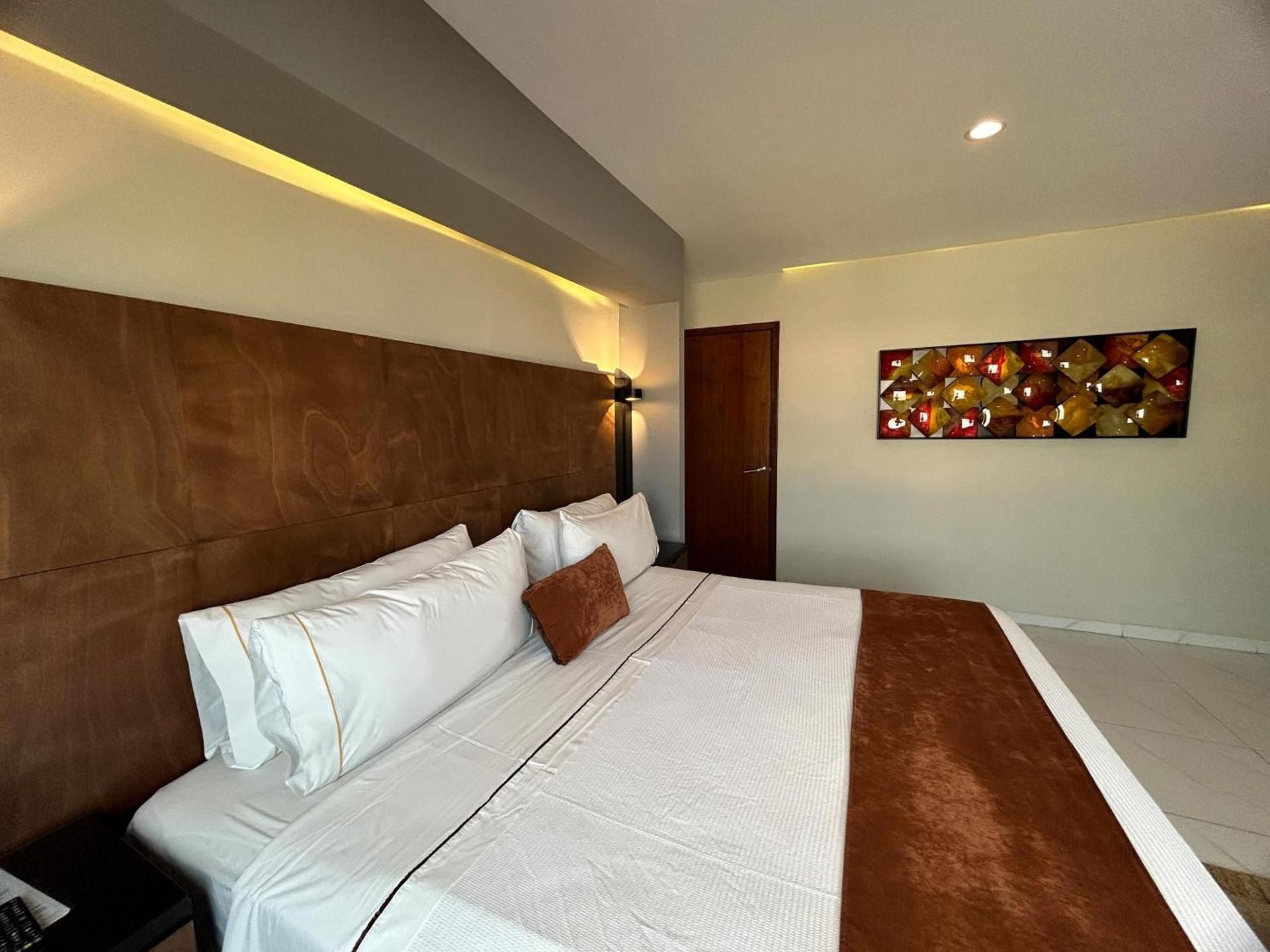 Standard King Room - No View