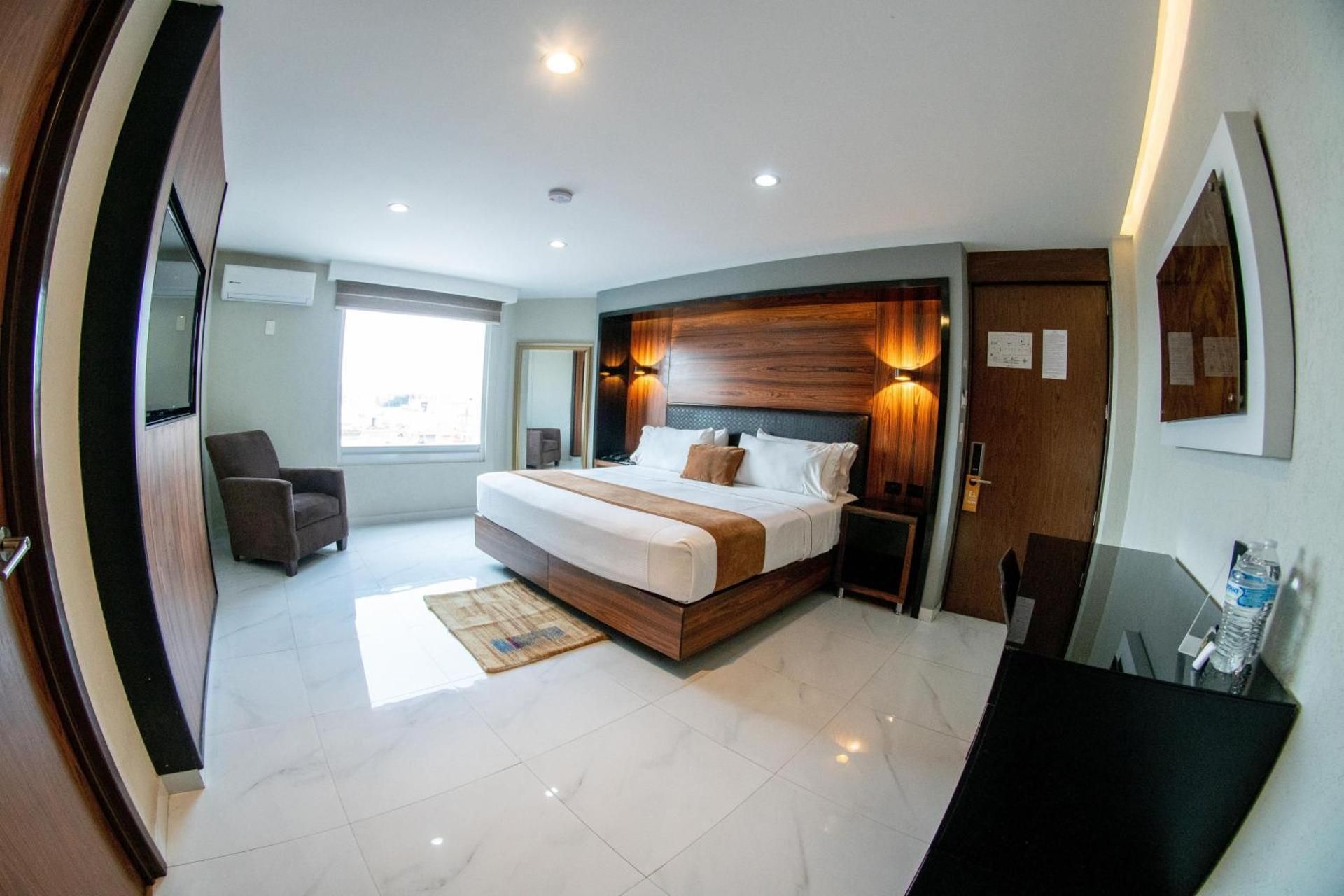 Superior King Room - With View