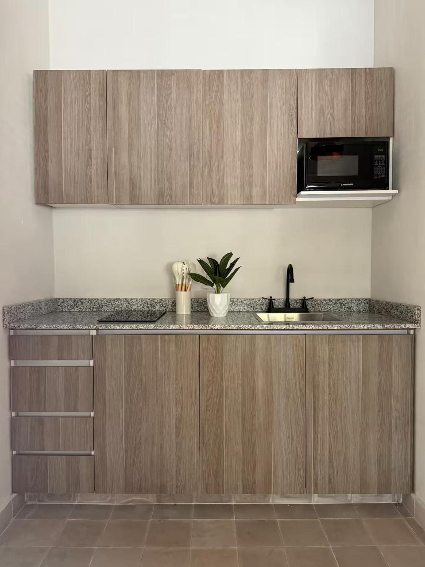 Studio Apartment with Queen Bed