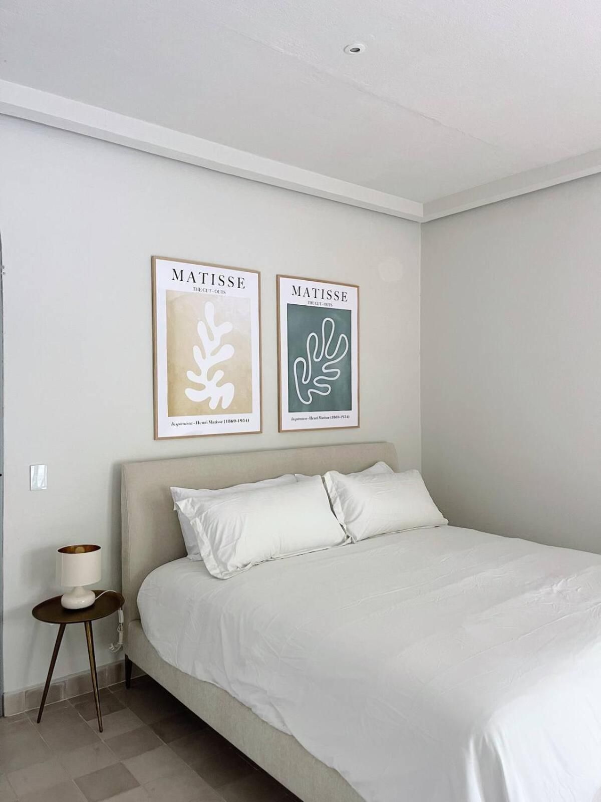Studio Apartment with Balcony