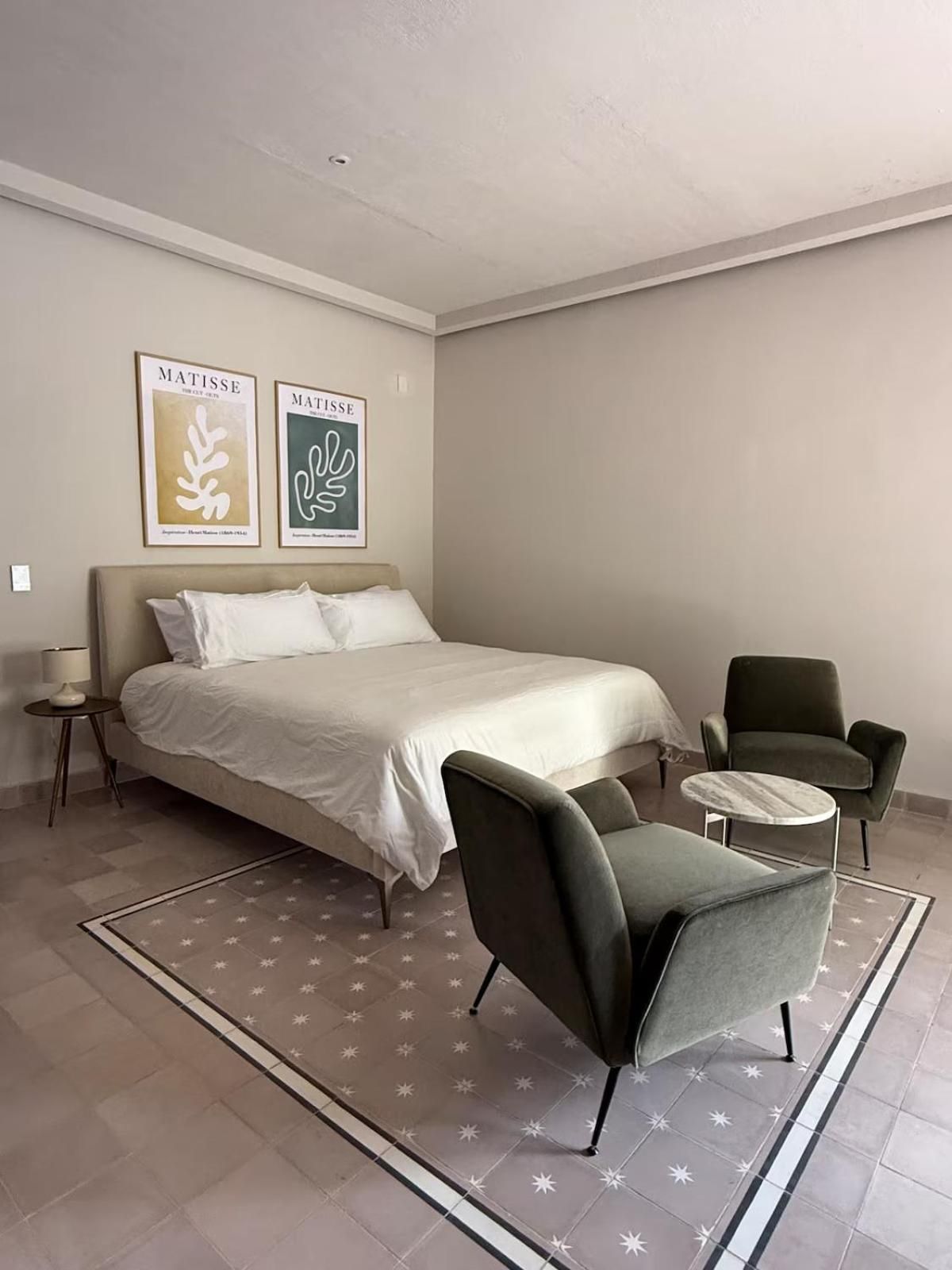 Studio Apartment with Balcony