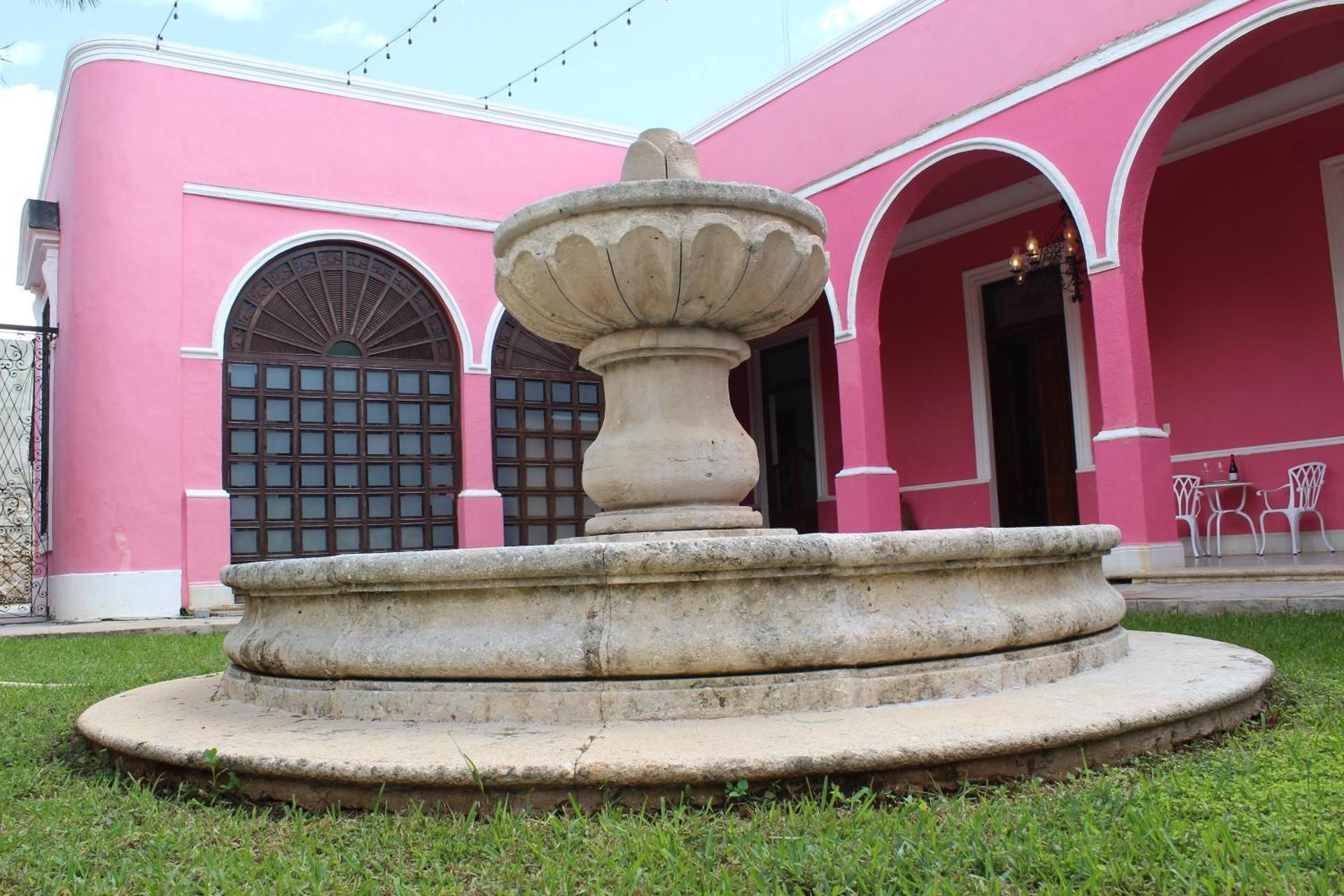 La Casa Rosa